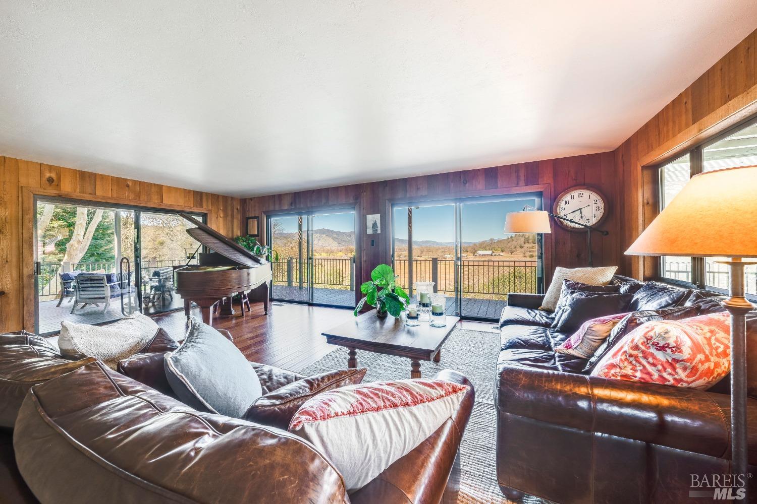 Detail Gallery Image 15 of 53 For 6201 Old River Rd, Ukiah,  CA 95482 - 4 Beds | 2 Baths