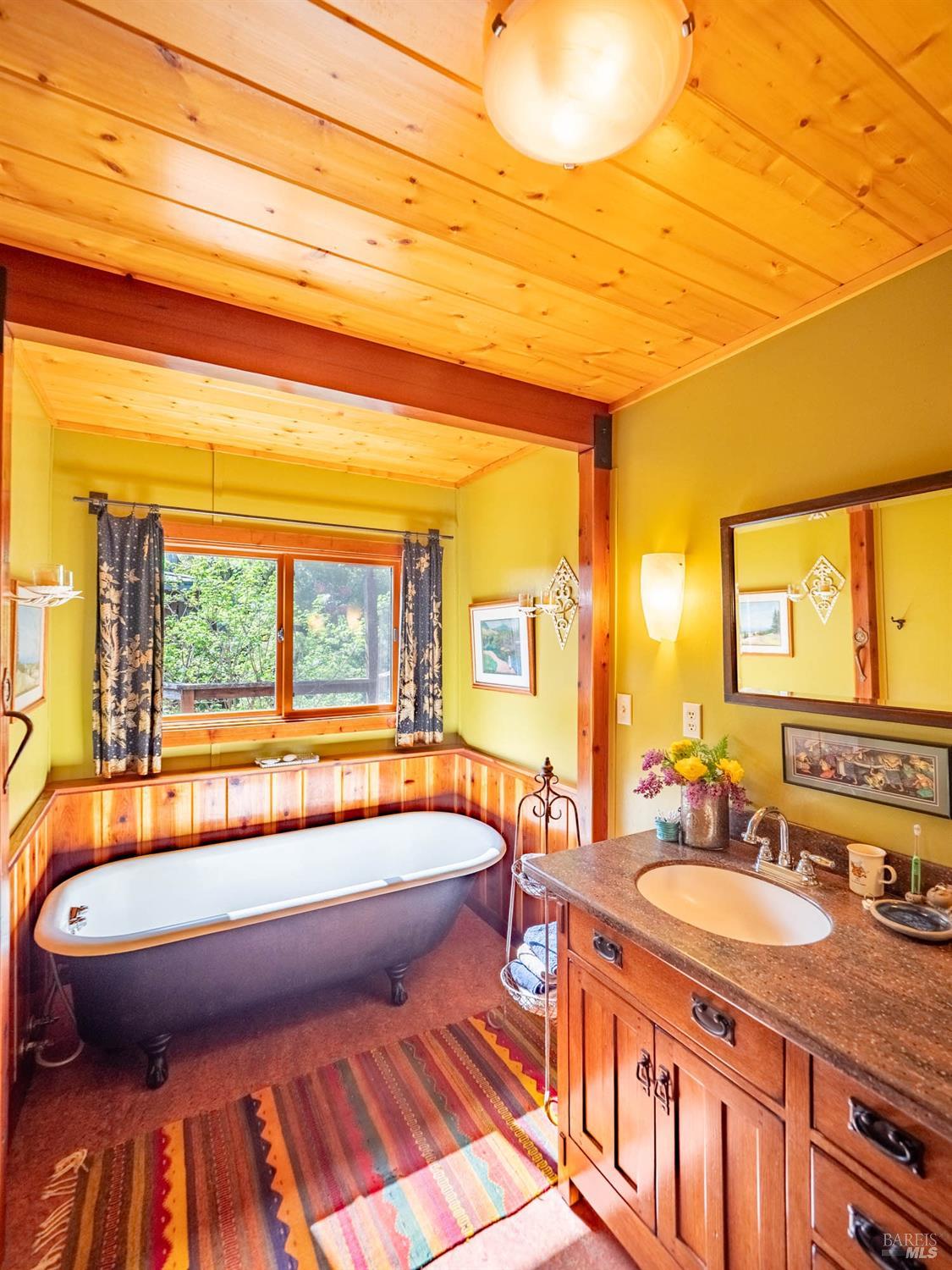 Detail Gallery Image 20 of 98 For 16121 Deer Meadows Rd, Boonville,  CA 95415 - 4 Beds | 3/1 Baths