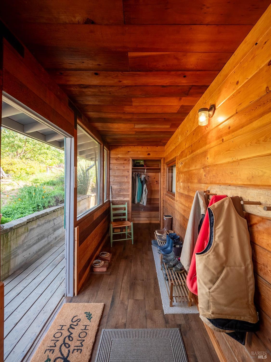 Detail Gallery Image 5 of 98 For 16121 Deer Meadows Rd, Boonville,  CA 95415 - 4 Beds | 3/1 Baths