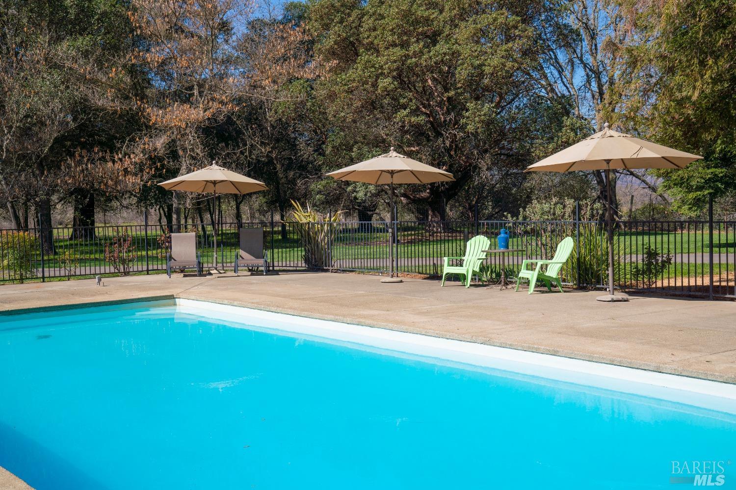 Detail Gallery Image 27 of 53 For 6201 Old River Rd, Ukiah,  CA 95482 - 4 Beds | 2 Baths