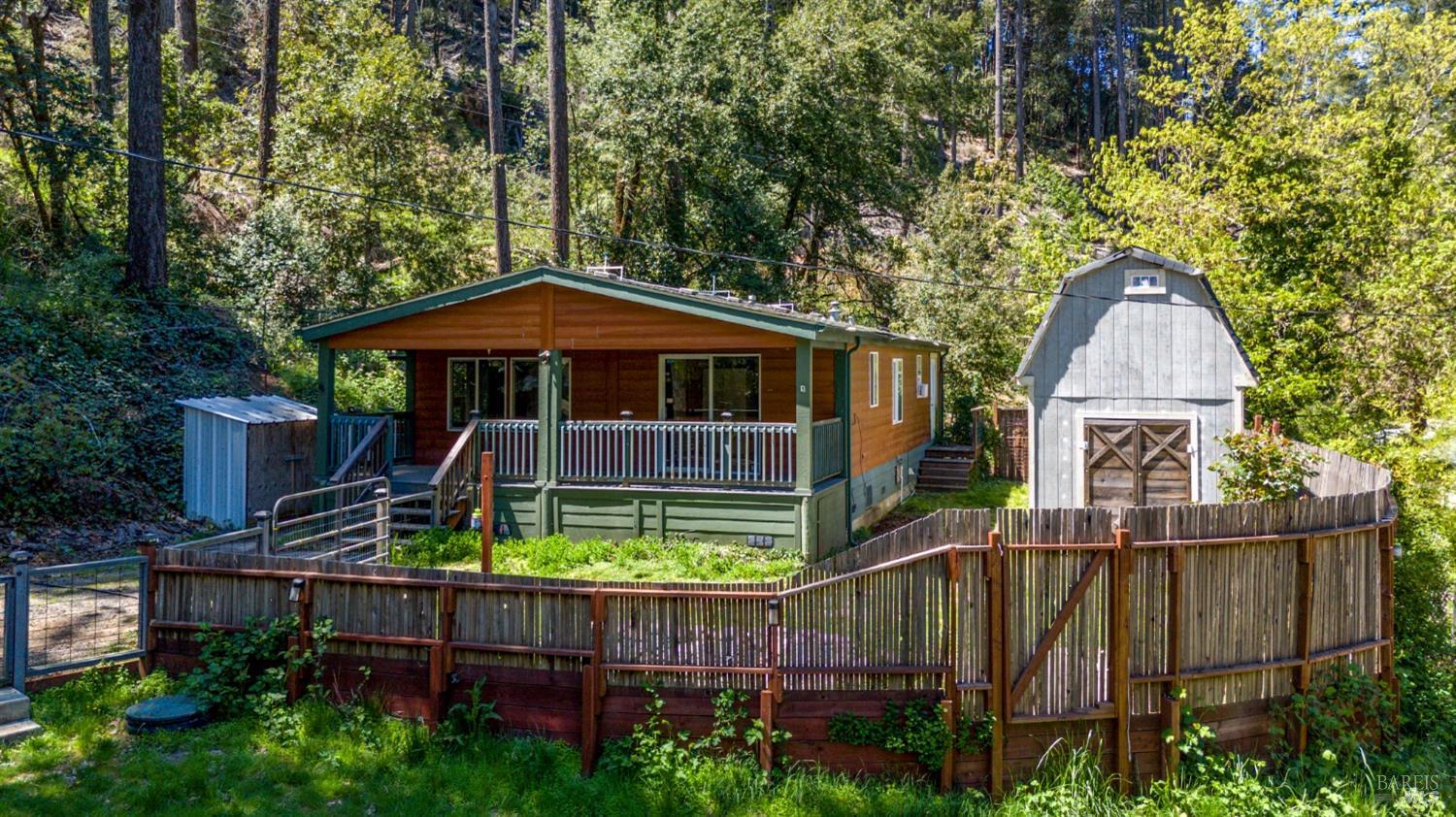 Detail Gallery Image 5 of 21 For 28474 N Highway 101 Unkn, Willits,  CA 95490 - 3 Beds | 2 Baths