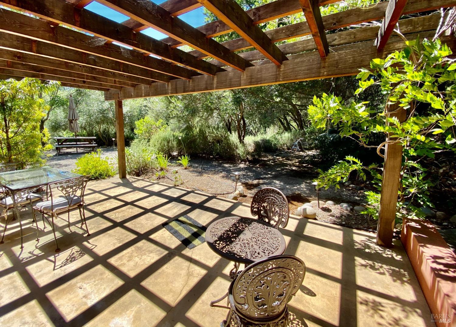 Detail Gallery Image 39 of 81 For 3594 Silverado Trl, Saint Helena,  CA 94574 - 5 Beds | 2/1 Baths