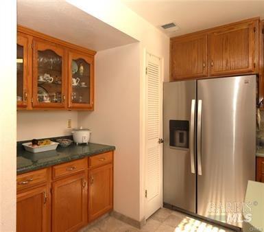 Detail Gallery Image 9 of 28 For 110 Marina Dr, Lakeport,  CA 95453 - 2 Beds | 1/1 Baths