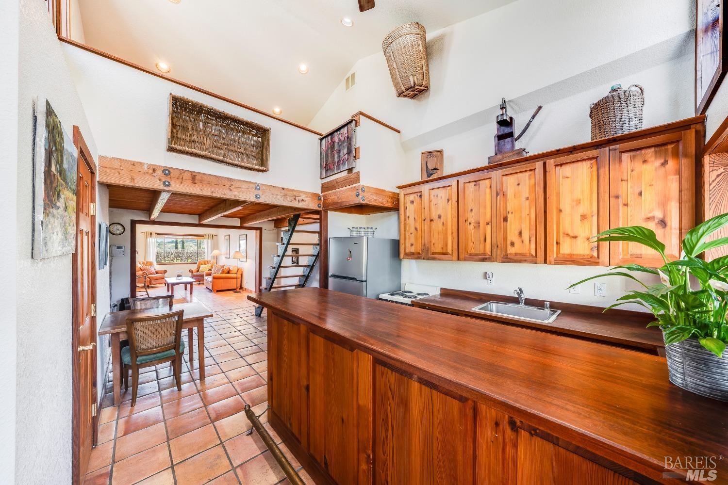 Detail Gallery Image 36 of 53 For 6201 Old River Rd, Ukiah,  CA 95482 - 4 Beds | 2 Baths