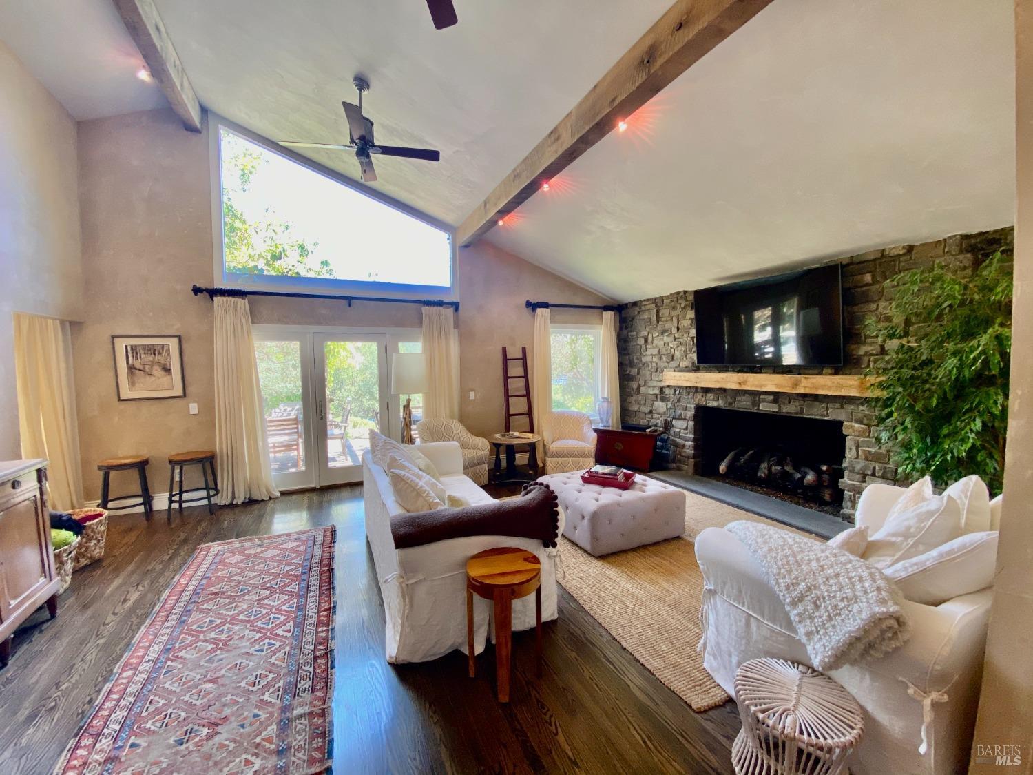 Detail Gallery Image 6 of 81 For 3594 Silverado Trl, Saint Helena,  CA 94574 - 5 Beds | 2/1 Baths
