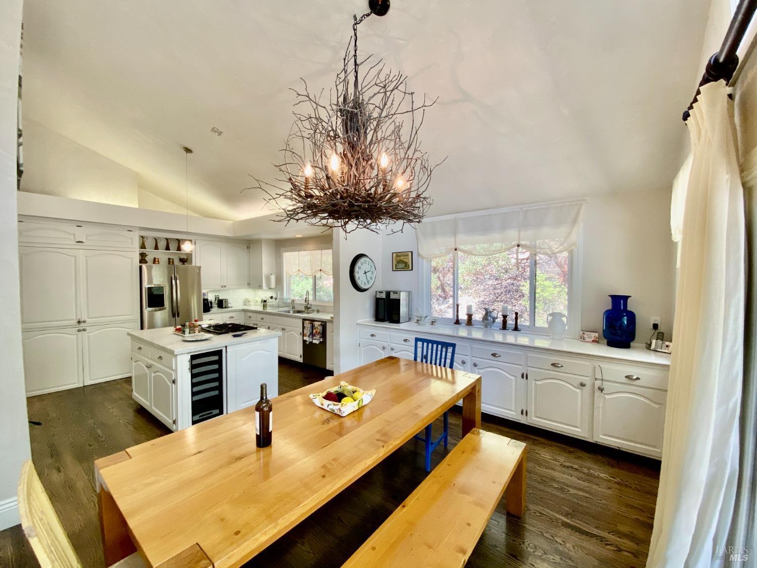 Detail Gallery Image 27 of 81 For 3594 Silverado Trl, Saint Helena,  CA 94574 - 5 Beds | 2/1 Baths