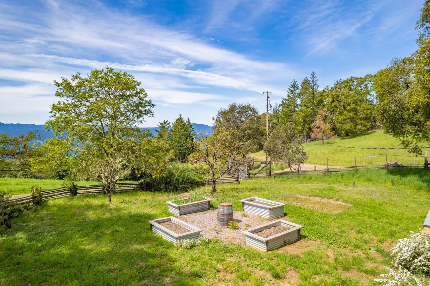 Detail Gallery Image 60 of 98 For 16121 Deer Meadows Rd, Boonville,  CA 95415 - 4 Beds | 3/1 Baths