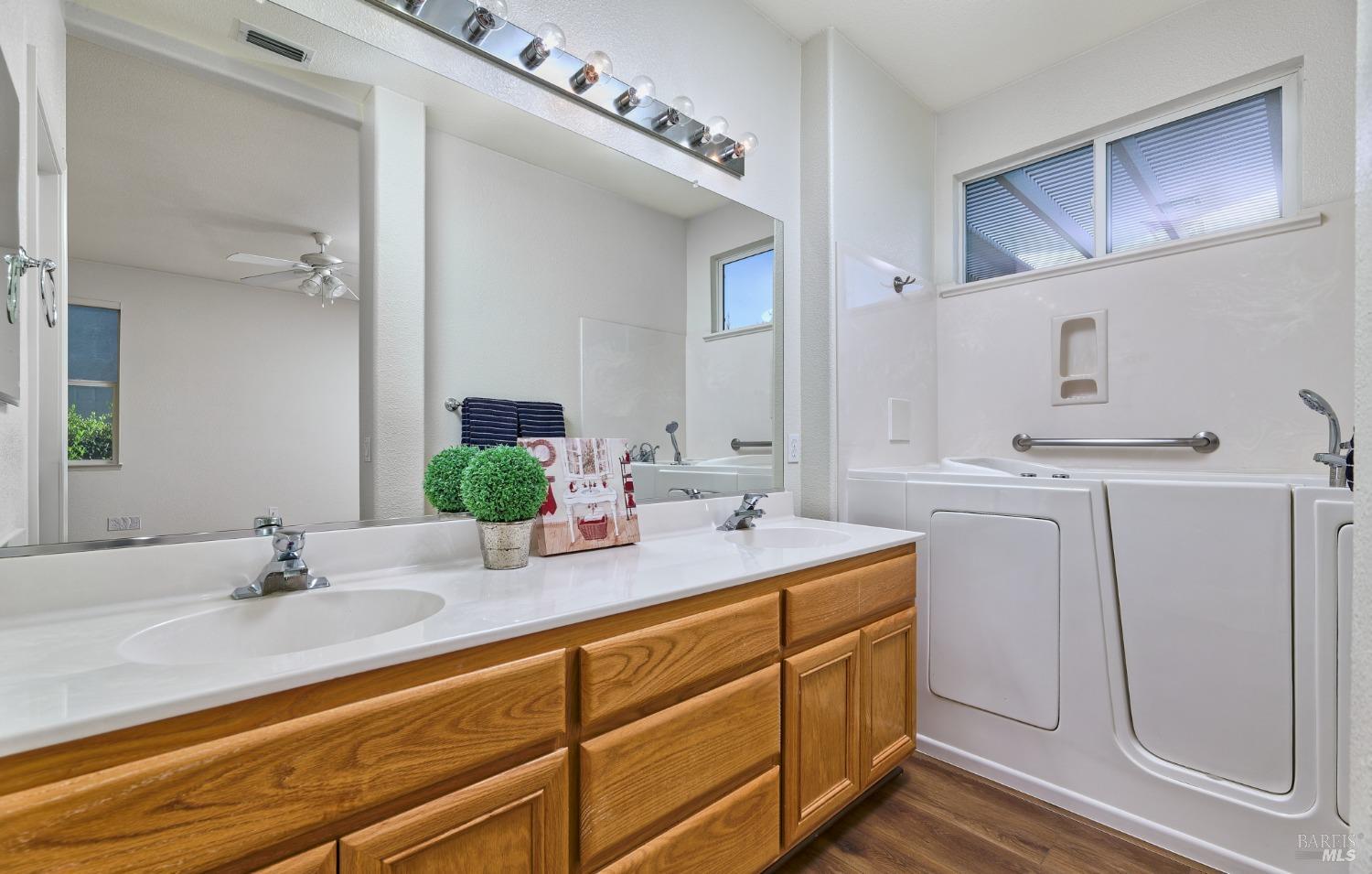 Detail Gallery Image 23 of 28 For 448 Cedar Ridge Dr, Rio Vista,  CA 94571 - 2 Beds | 2 Baths
