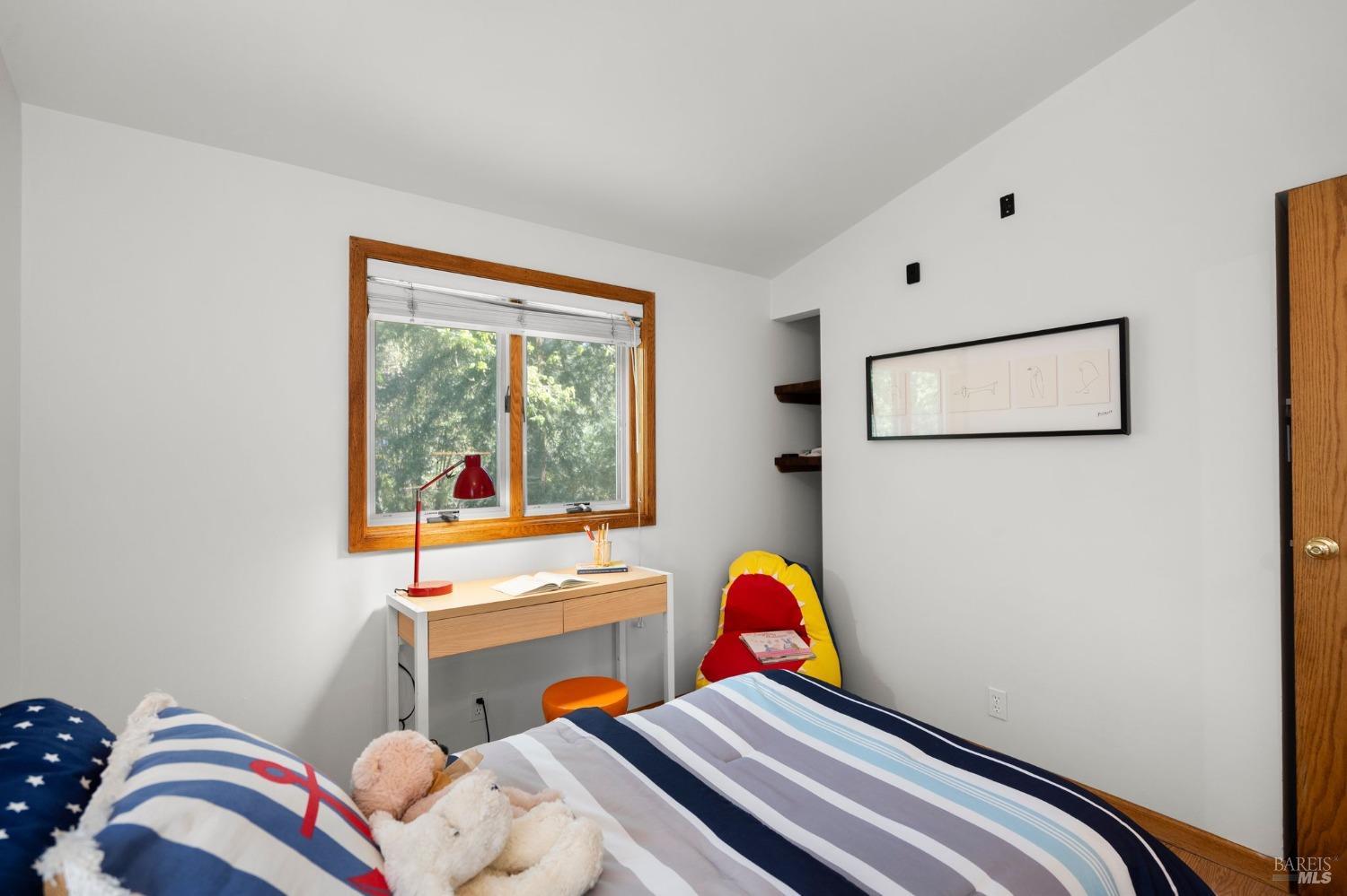 Detail Gallery Image 15 of 24 For 31 Aztec Ave, Forest Knolls,  CA 94933 - 2 Beds | 1 Baths
