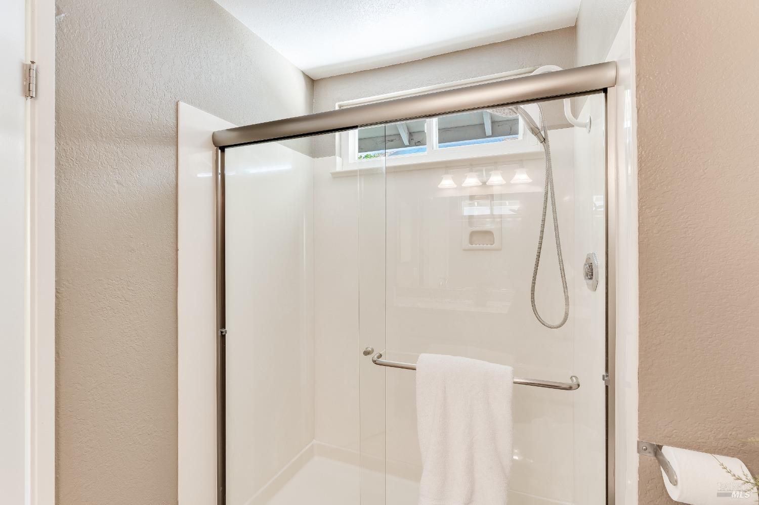 Detail Gallery Image 24 of 47 For 933 Rose Dr, Benicia,  CA 94510 - 3 Beds | 2/1 Baths