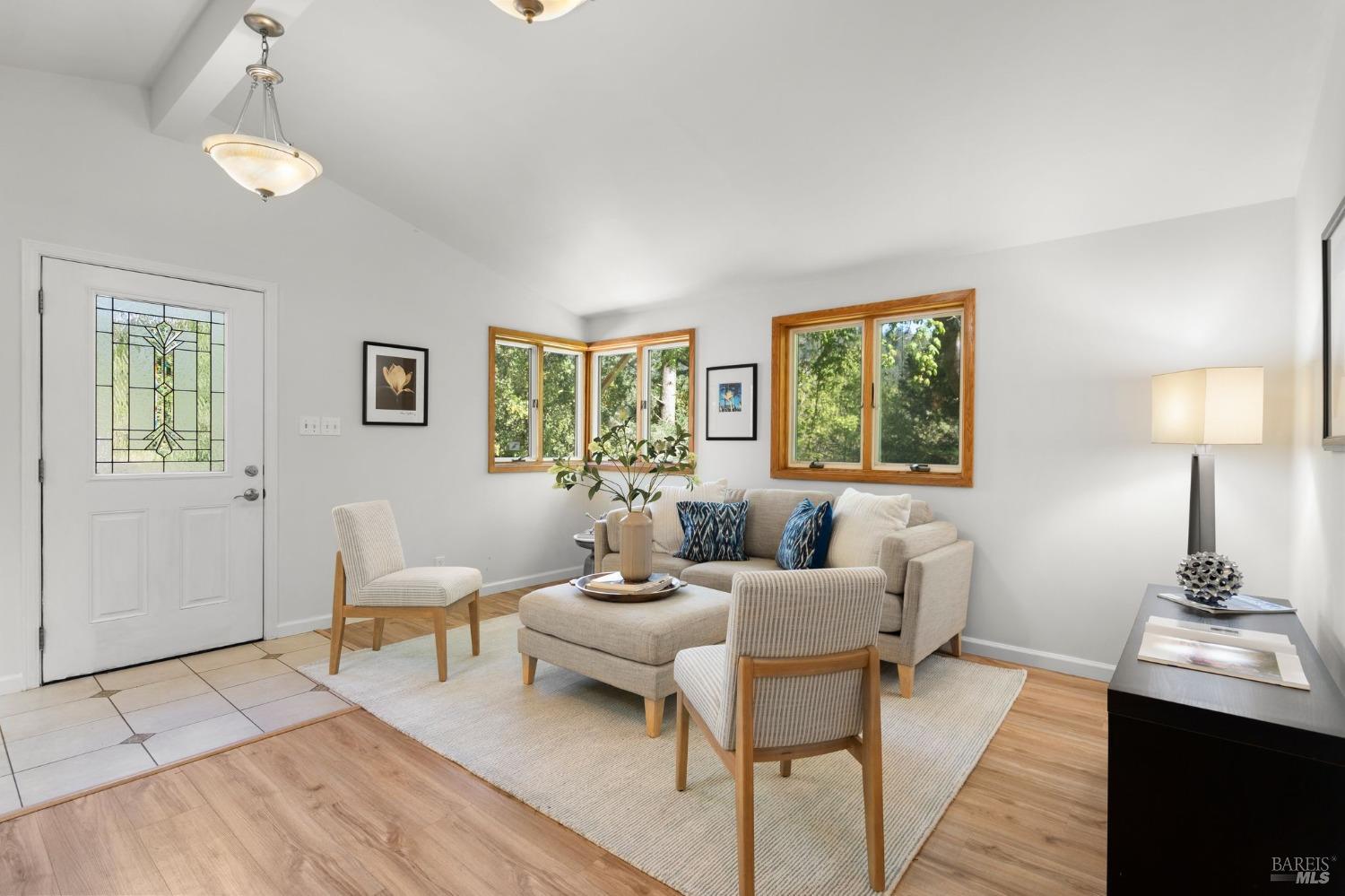 Detail Gallery Image 17 of 24 For 31 Aztec Ave, Forest Knolls,  CA 94933 - 2 Beds | 1 Baths