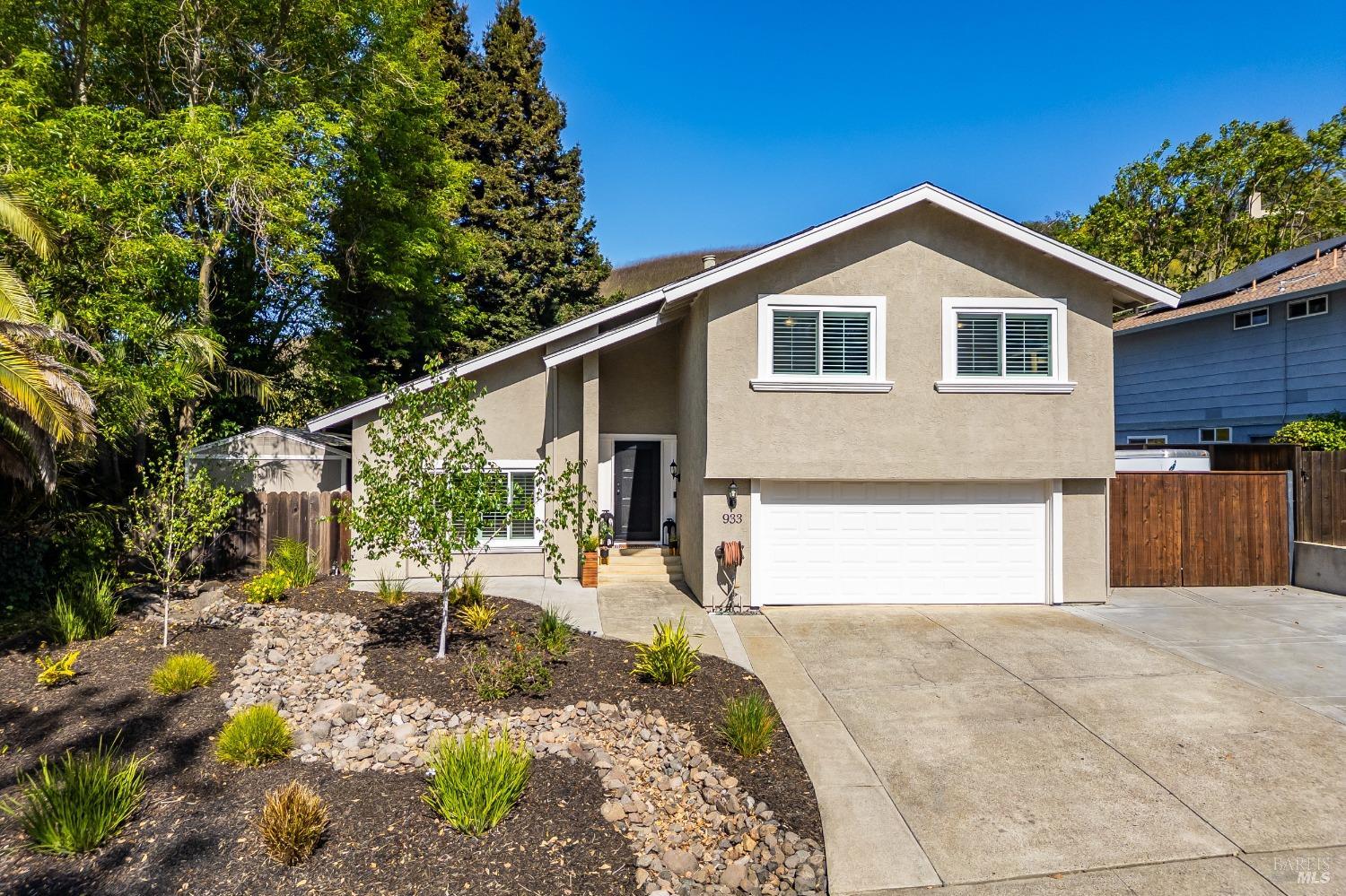 Detail Gallery Image 3 of 47 For 933 Rose Dr, Benicia,  CA 94510 - 3 Beds | 2/1 Baths