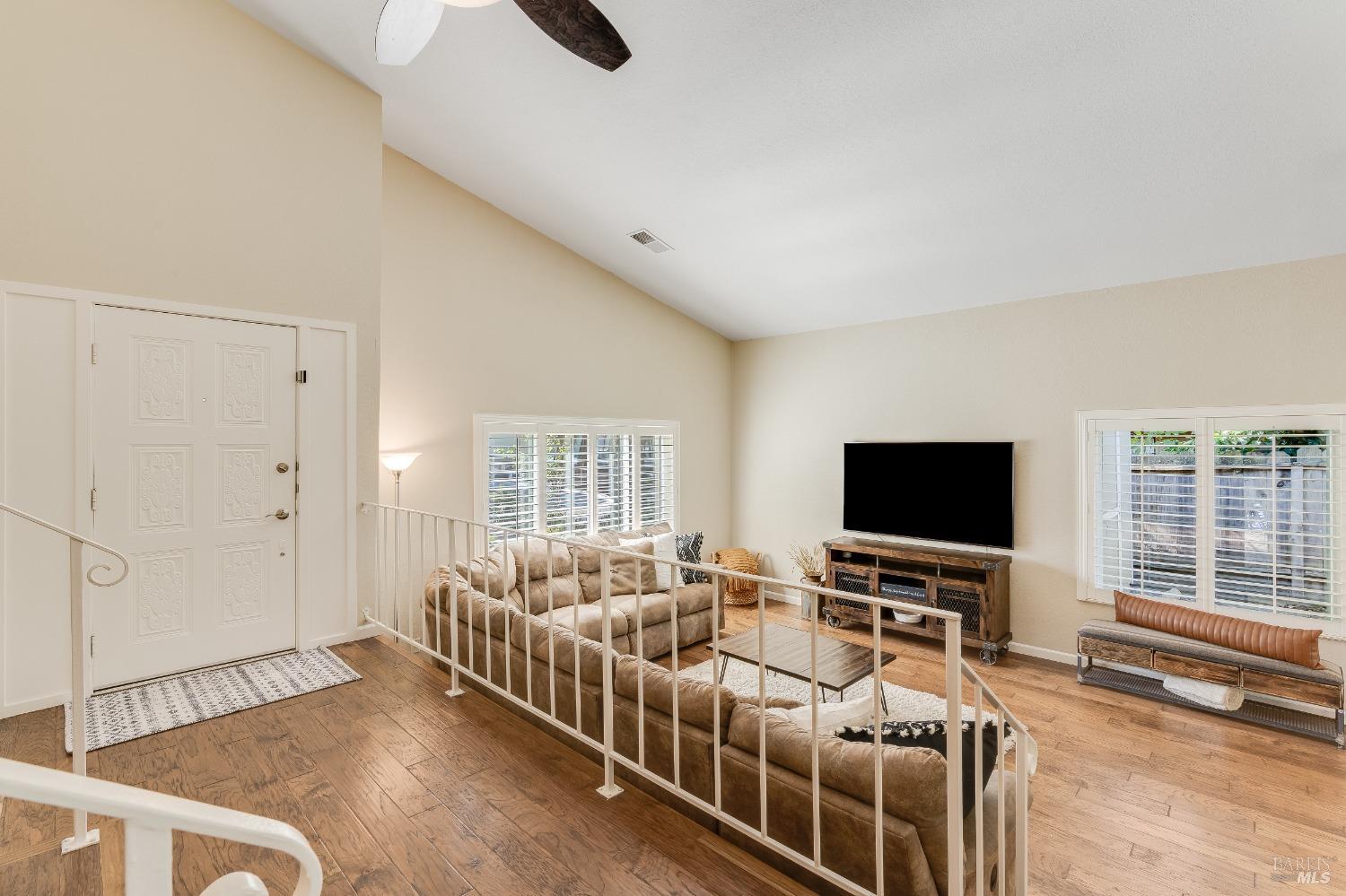 Detail Gallery Image 6 of 47 For 933 Rose Dr, Benicia,  CA 94510 - 3 Beds | 2/1 Baths