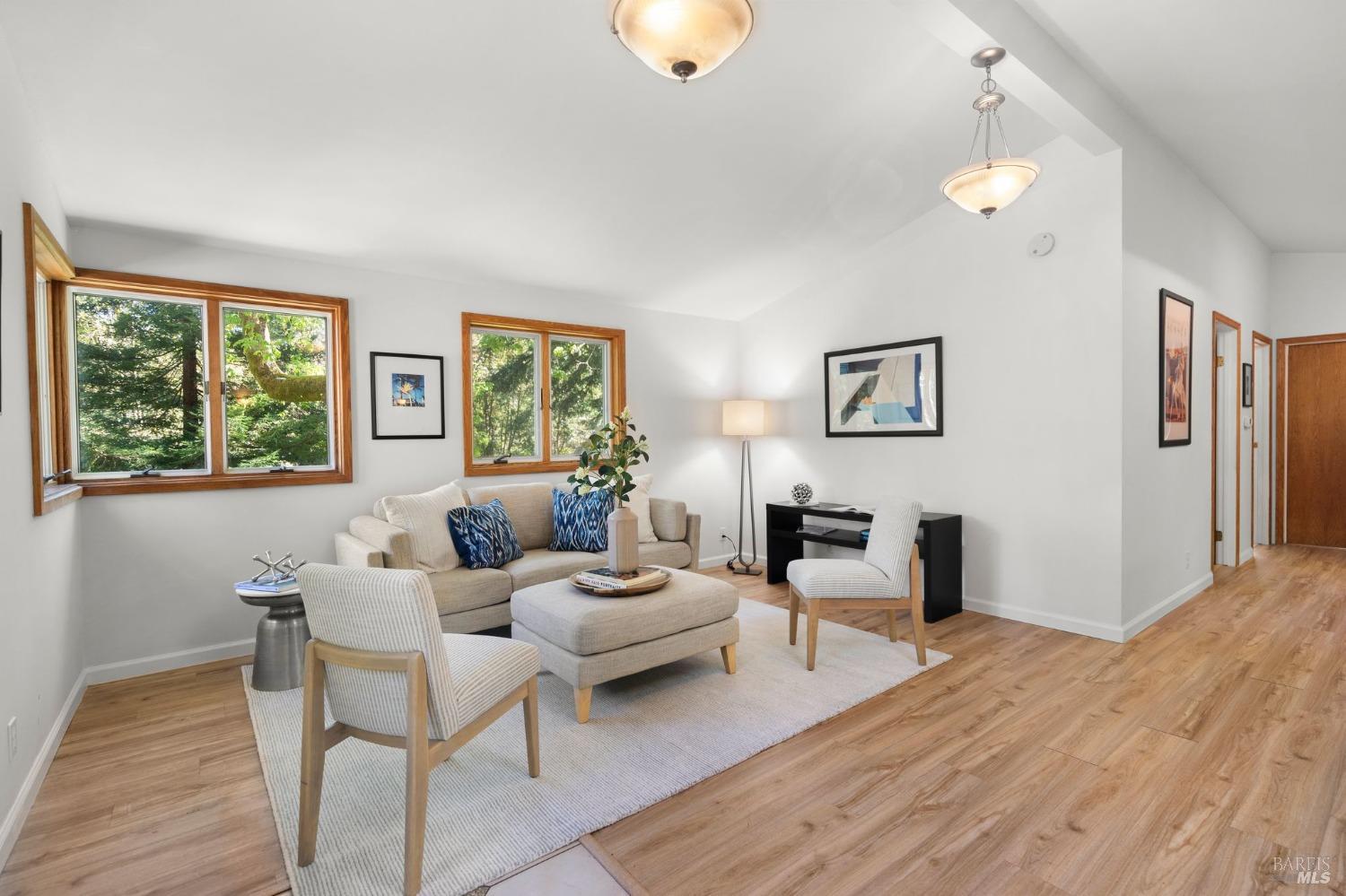 Detail Gallery Image 6 of 24 For 31 Aztec Ave, Forest Knolls,  CA 94933 - 2 Beds | 1 Baths