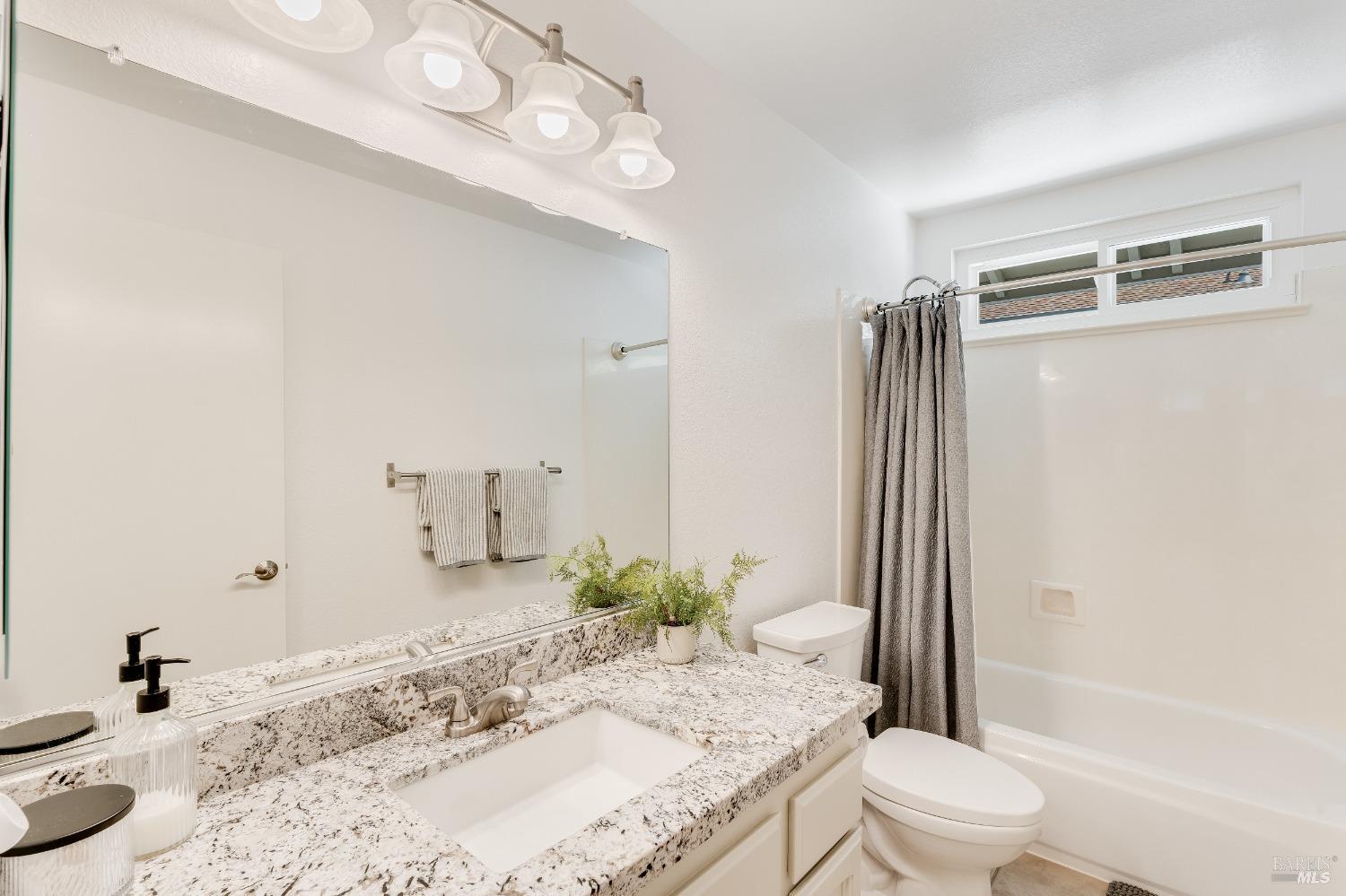 Detail Gallery Image 25 of 47 For 933 Rose Dr, Benicia,  CA 94510 - 3 Beds | 2/1 Baths
