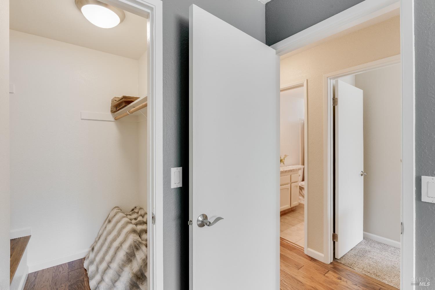 Detail Gallery Image 30 of 47 For 933 Rose Dr, Benicia,  CA 94510 - 3 Beds | 2/1 Baths