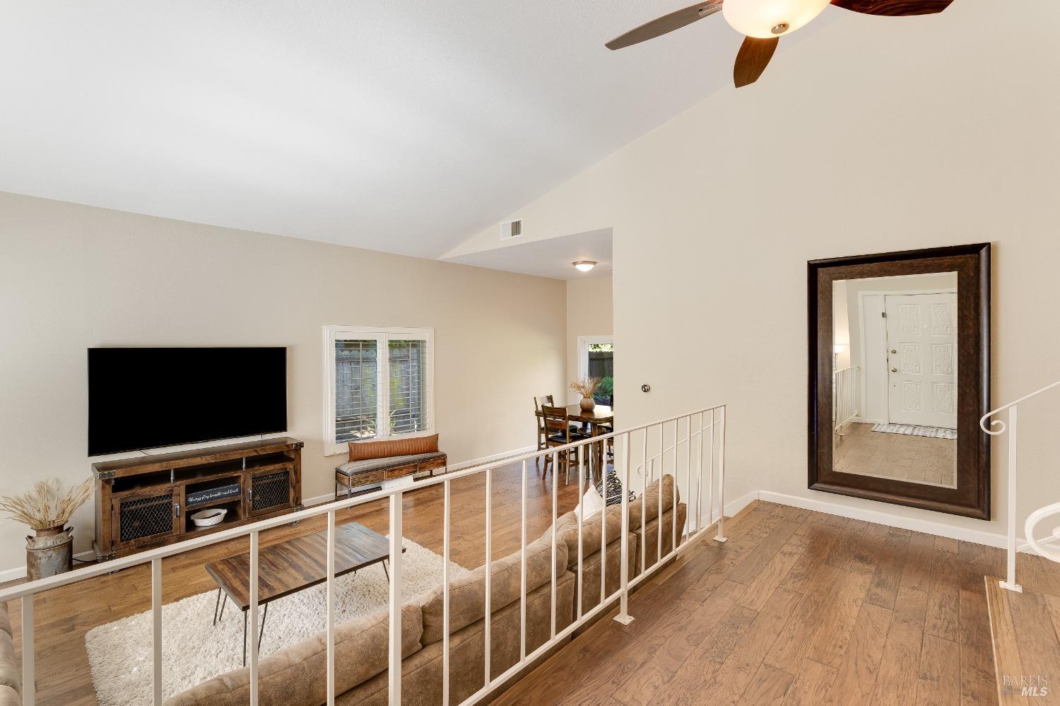 Detail Gallery Image 4 of 47 For 933 Rose Dr, Benicia,  CA 94510 - 3 Beds | 2/1 Baths