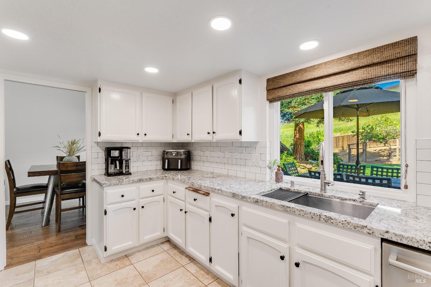 Detail Gallery Image 11 of 47 For 933 Rose Dr, Benicia,  CA 94510 - 3 Beds | 2/1 Baths