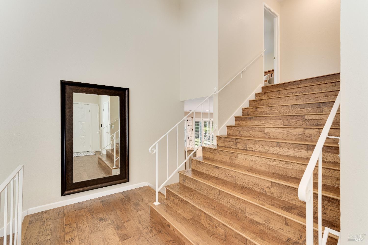 Detail Gallery Image 5 of 47 For 933 Rose Dr, Benicia,  CA 94510 - 3 Beds | 2/1 Baths