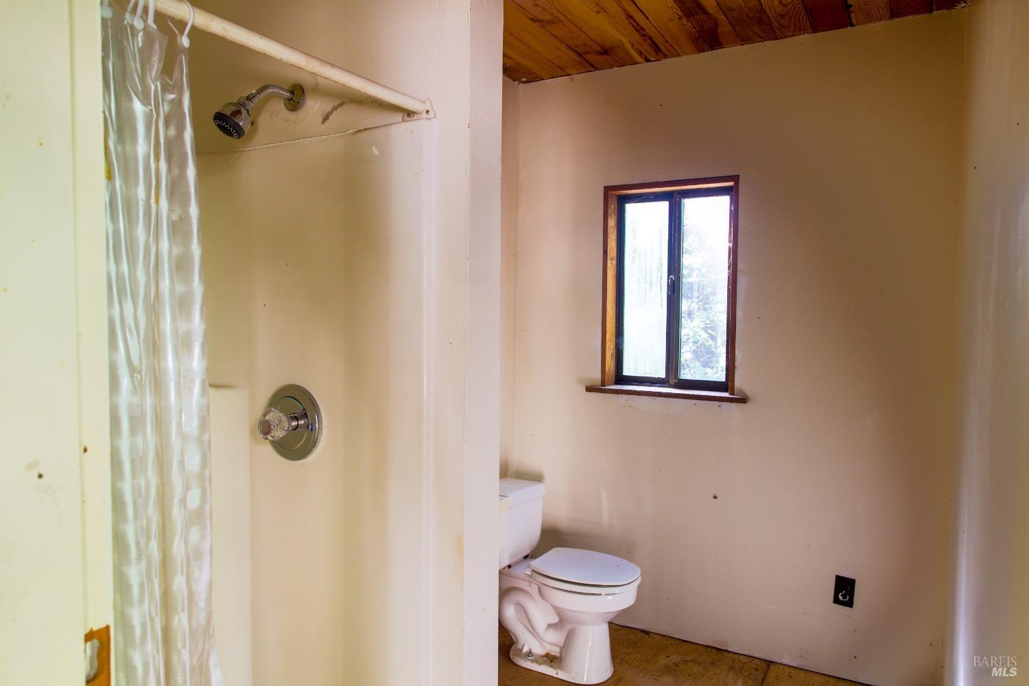 Detail Gallery Image 8 of 25 For 40050 Wilderness Lodge Rd, Branscomb,  CA 95417 - – Beds | – Baths
