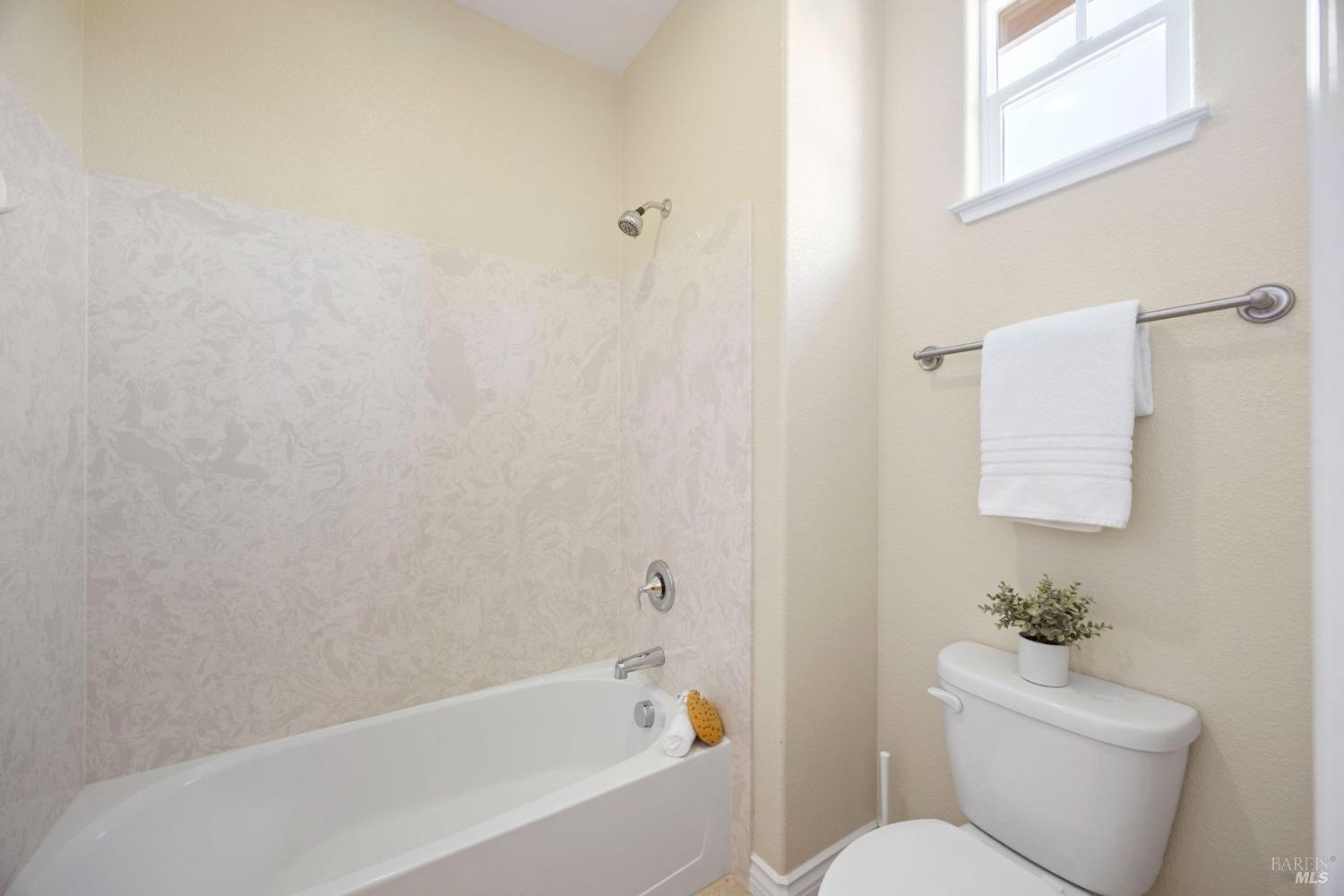 Detail Gallery Image 50 of 73 For 34 Canyon Green Loop, Novato,  CA 94947 - 4 Beds | 3 Baths