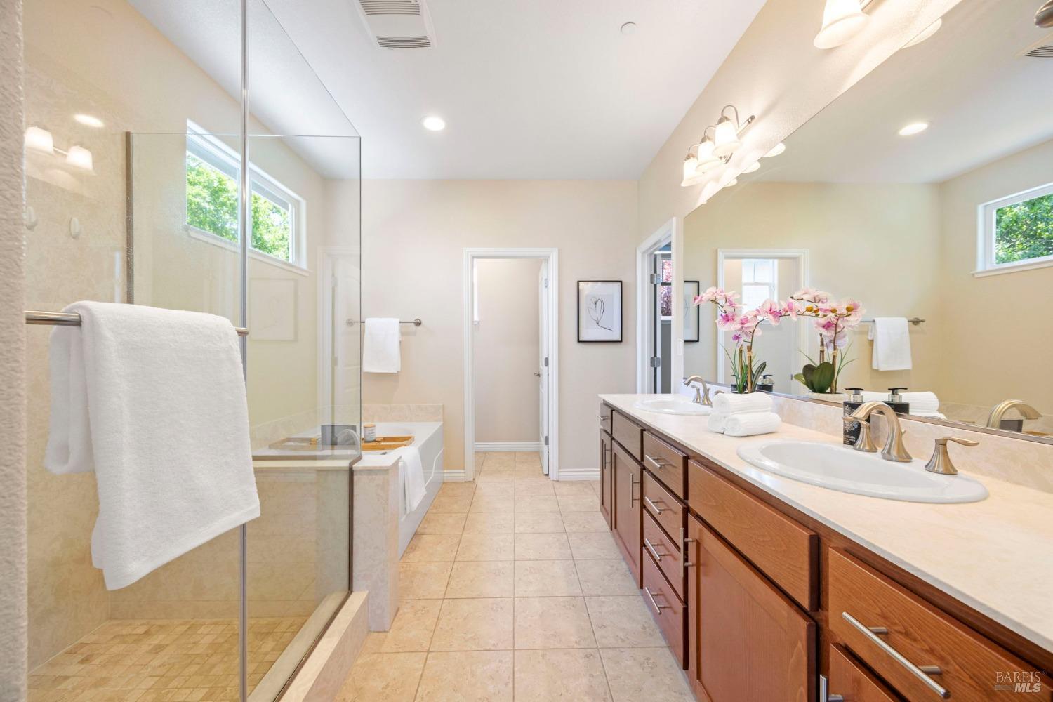 Detail Gallery Image 39 of 73 For 34 Canyon Green Loop, Novato,  CA 94947 - 4 Beds | 3 Baths