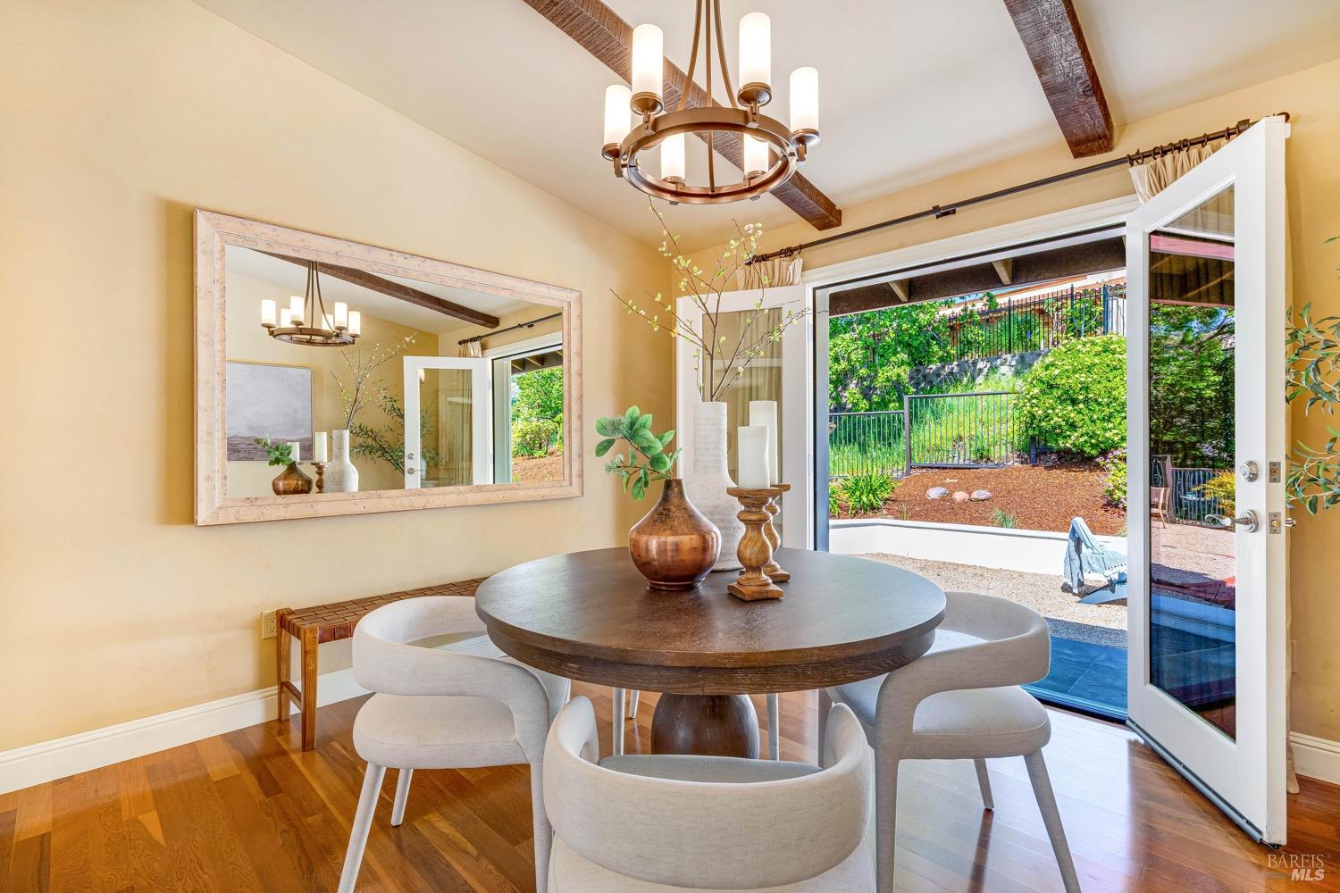 Detail Gallery Image 10 of 67 For 14 Maui Way, Napa,  CA 94558 - 4 Beds | 3 Baths