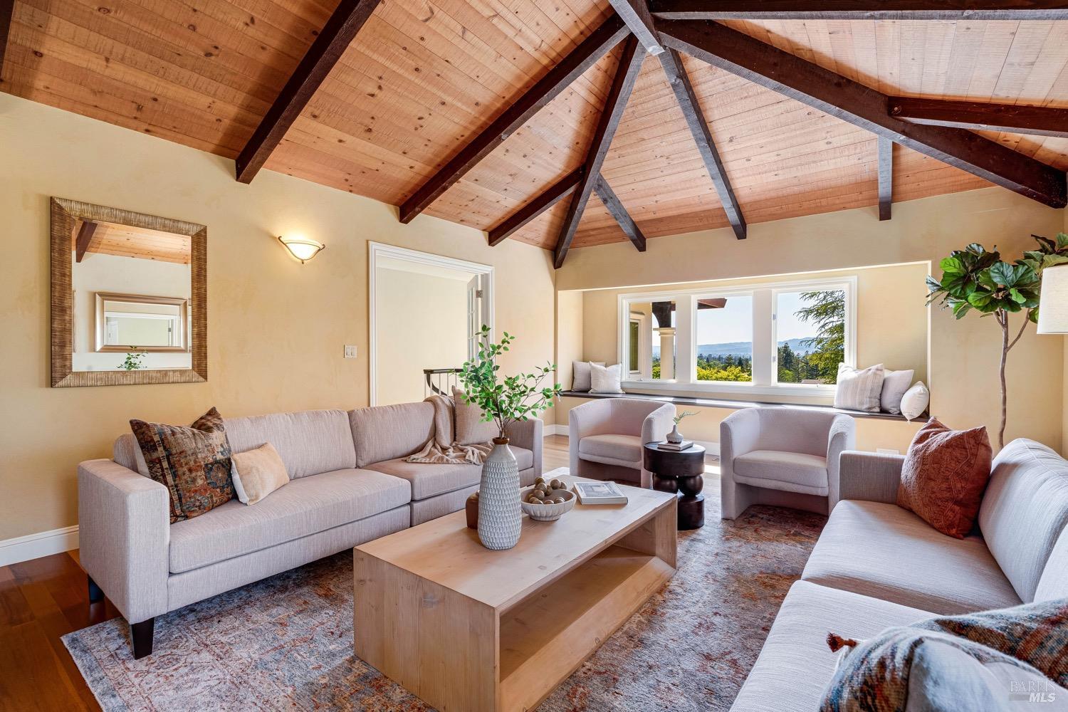 Detail Gallery Image 12 of 67 For 14 Maui Way, Napa,  CA 94558 - 4 Beds | 3 Baths