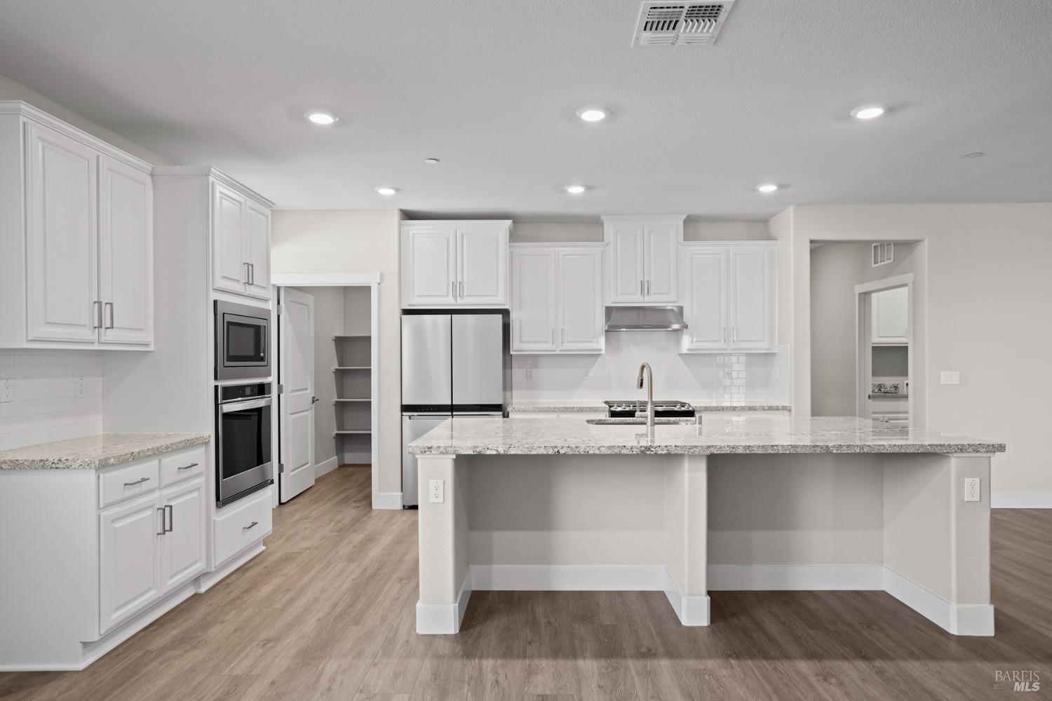 Detail Gallery Image 6 of 23 For 2210 Rustic Oak Ln, Rio Vista,  CA 94571 - 3 Beds | 3 Baths