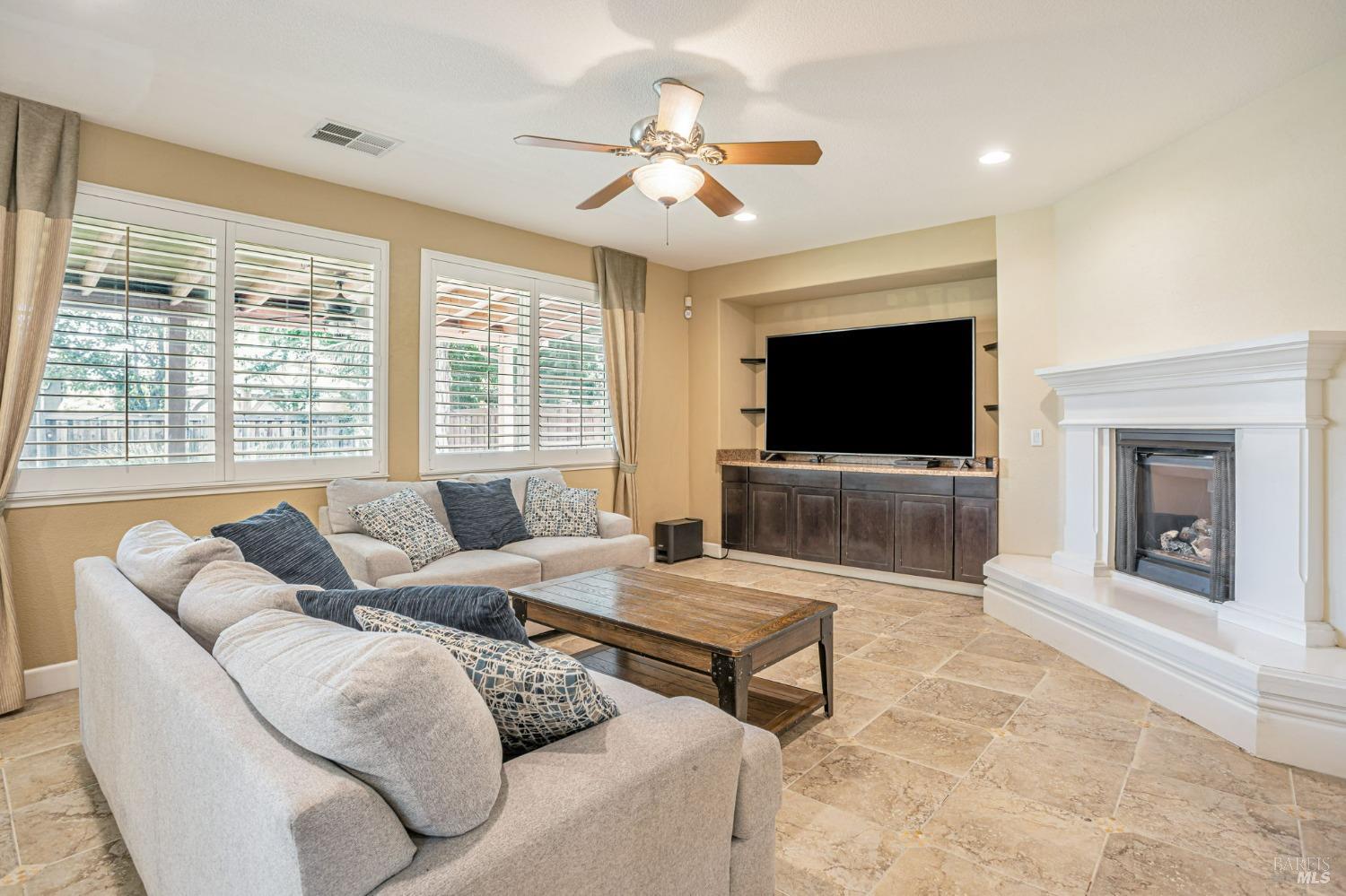 Detail Gallery Image 12 of 46 For 325 Turnbridge St, Vacaville,  CA 95687 - 3 Beds | 2/1 Baths