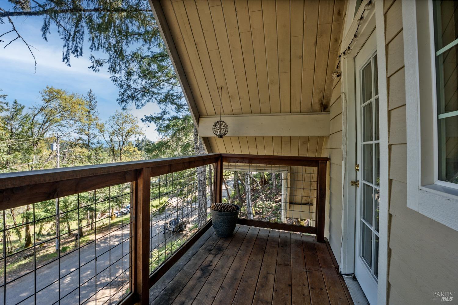 Detail Gallery Image 8 of 24 For 2006 Lupine Dr, Willits,  CA 95490 - 3 Beds | 1/1 Baths