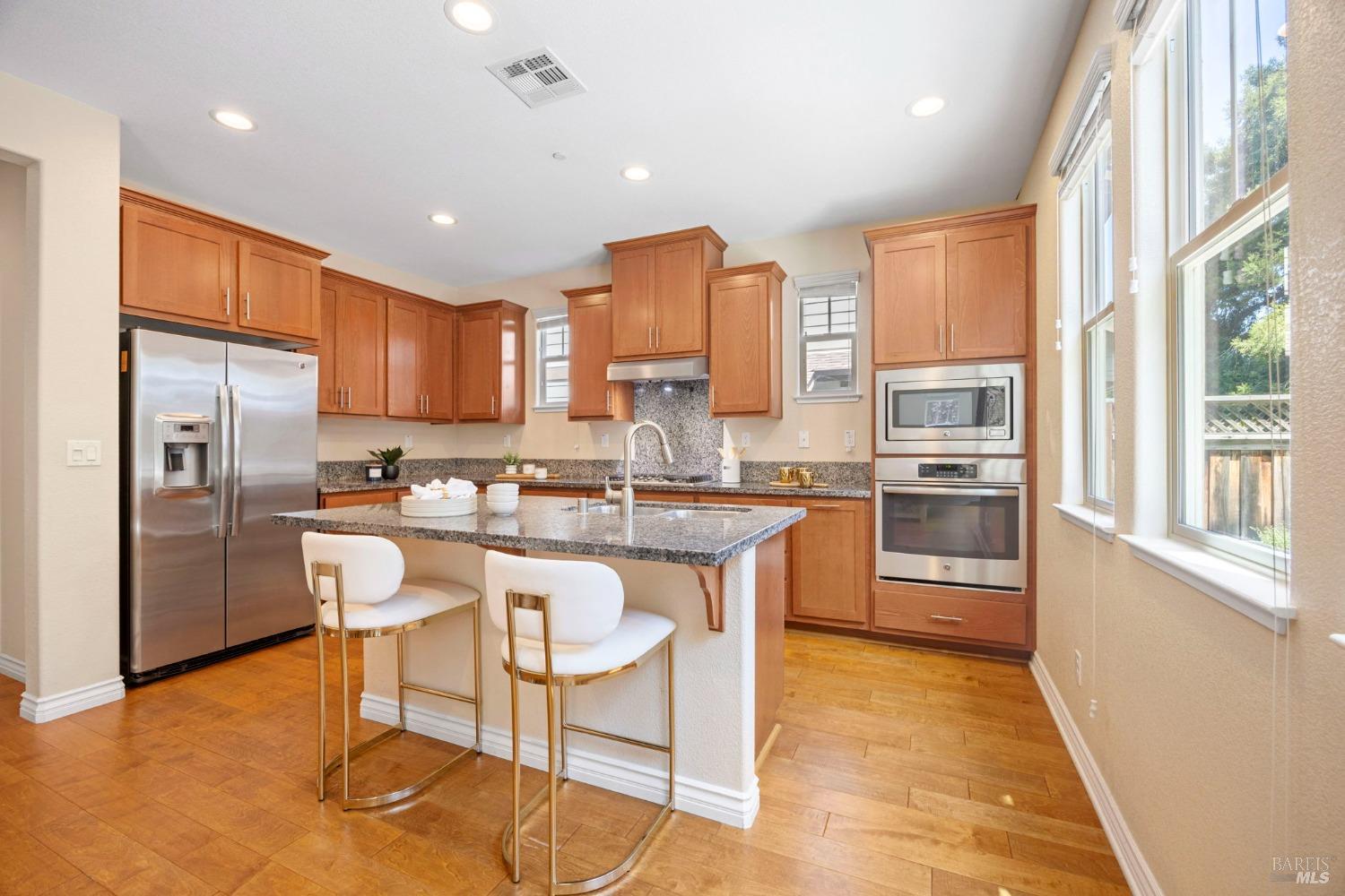 Detail Gallery Image 21 of 73 For 34 Canyon Green Loop, Novato,  CA 94947 - 4 Beds | 3 Baths