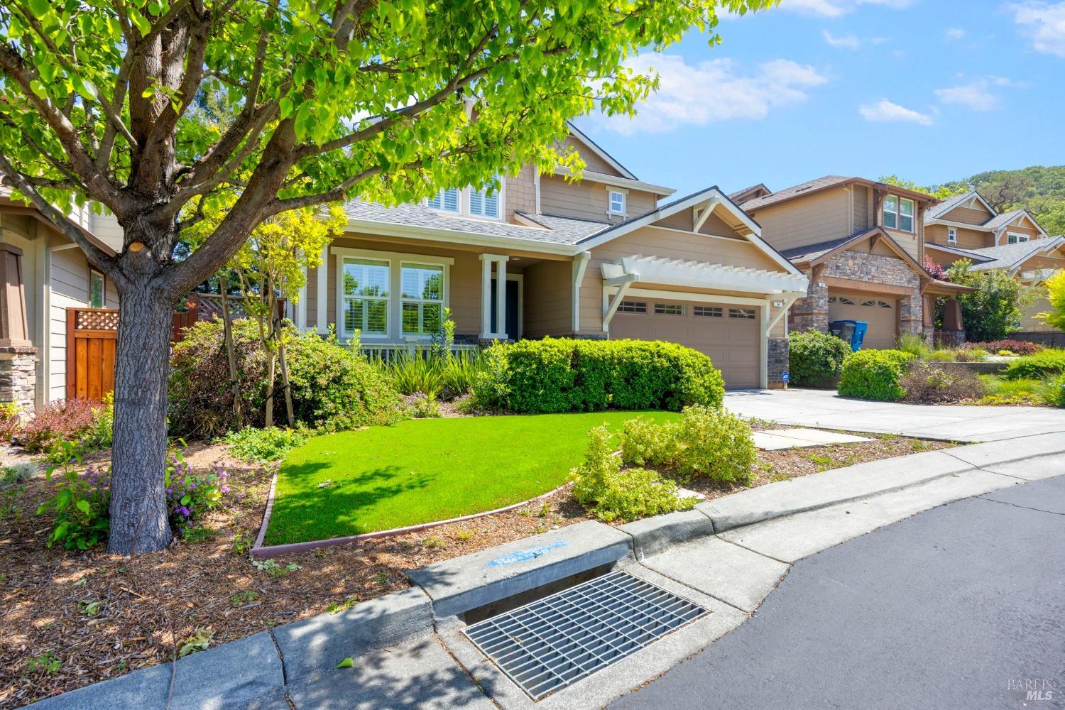 Detail Gallery Image 4 of 73 For 34 Canyon Green Loop, Novato,  CA 94947 - 4 Beds | 3 Baths