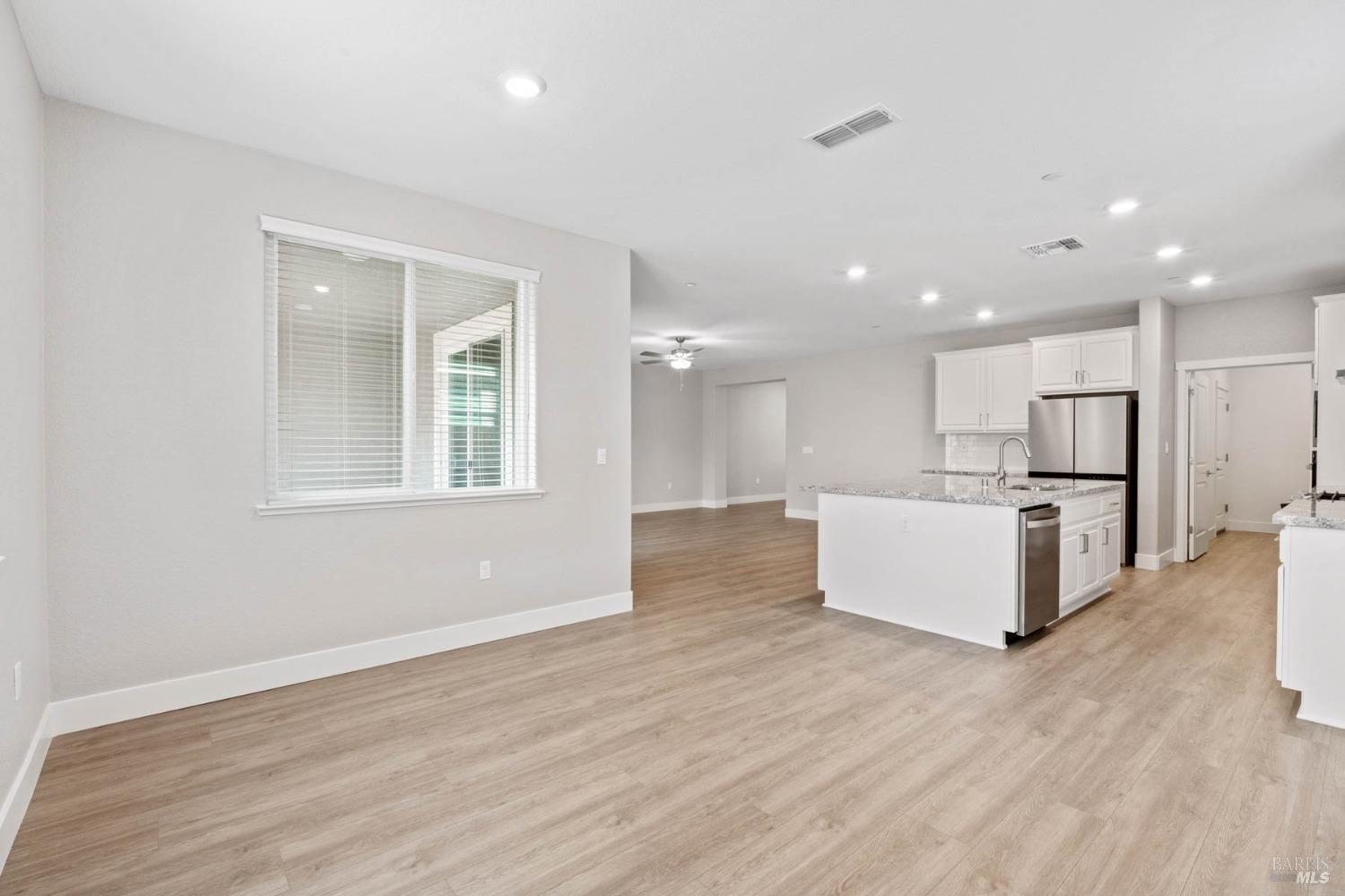 Detail Gallery Image 8 of 23 For 2230 Rustic Oak Ln, Rio Vista,  CA 94571 - 3 Beds | 2 Baths