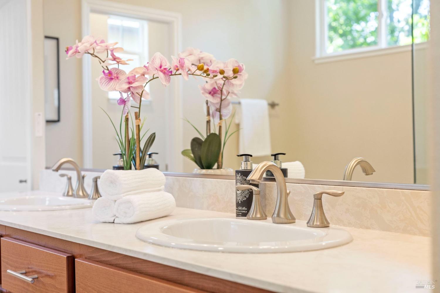 Detail Gallery Image 38 of 73 For 34 Canyon Green Loop, Novato,  CA 94947 - 4 Beds | 3 Baths