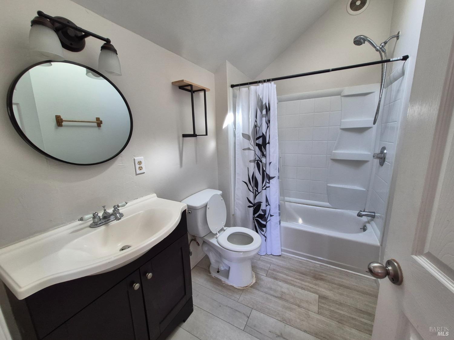Detail Gallery Image 34 of 40 For 1431 Lakeside Dr, Laytonville,  CA 95454 - 3 Beds | 2 Baths