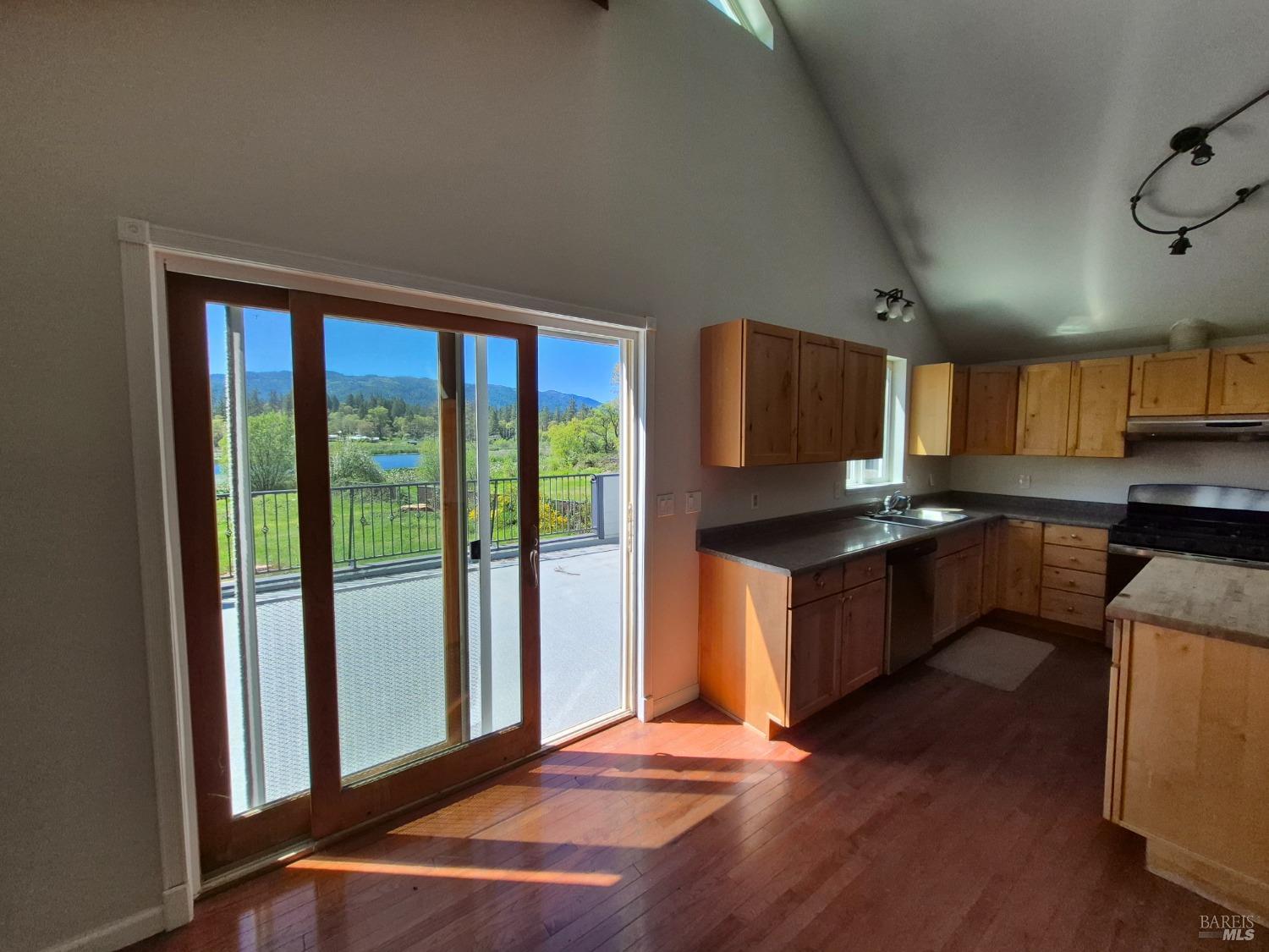 Detail Gallery Image 26 of 40 For 1431 Lakeside Dr, Laytonville,  CA 95454 - 3 Beds | 2 Baths