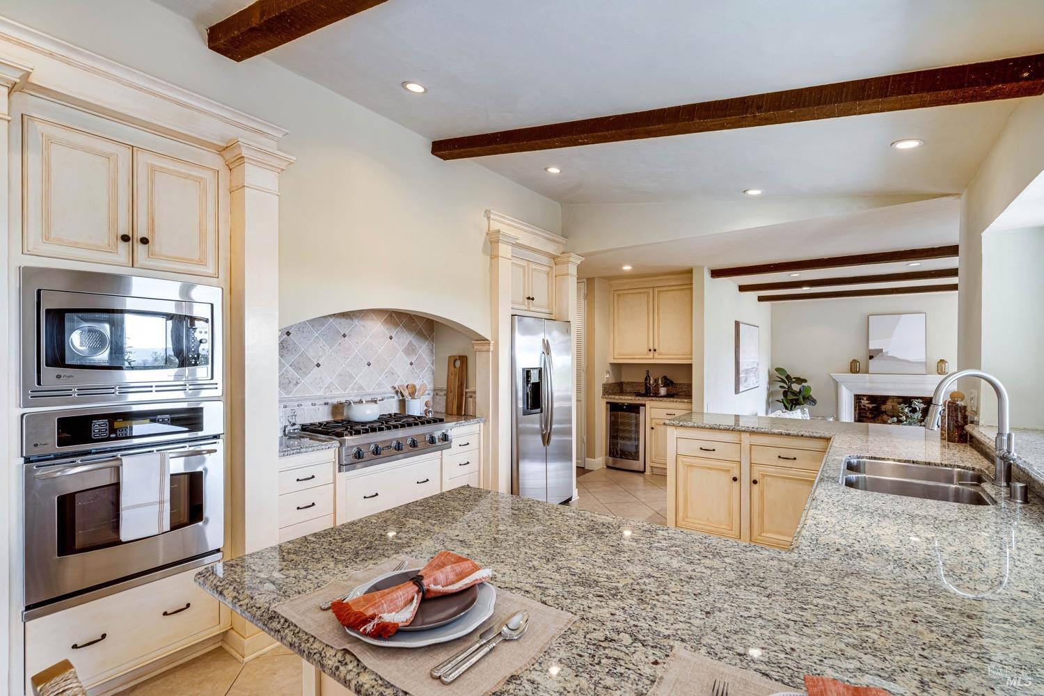 Detail Gallery Image 16 of 67 For 14 Maui Way, Napa,  CA 94558 - 4 Beds | 3 Baths
