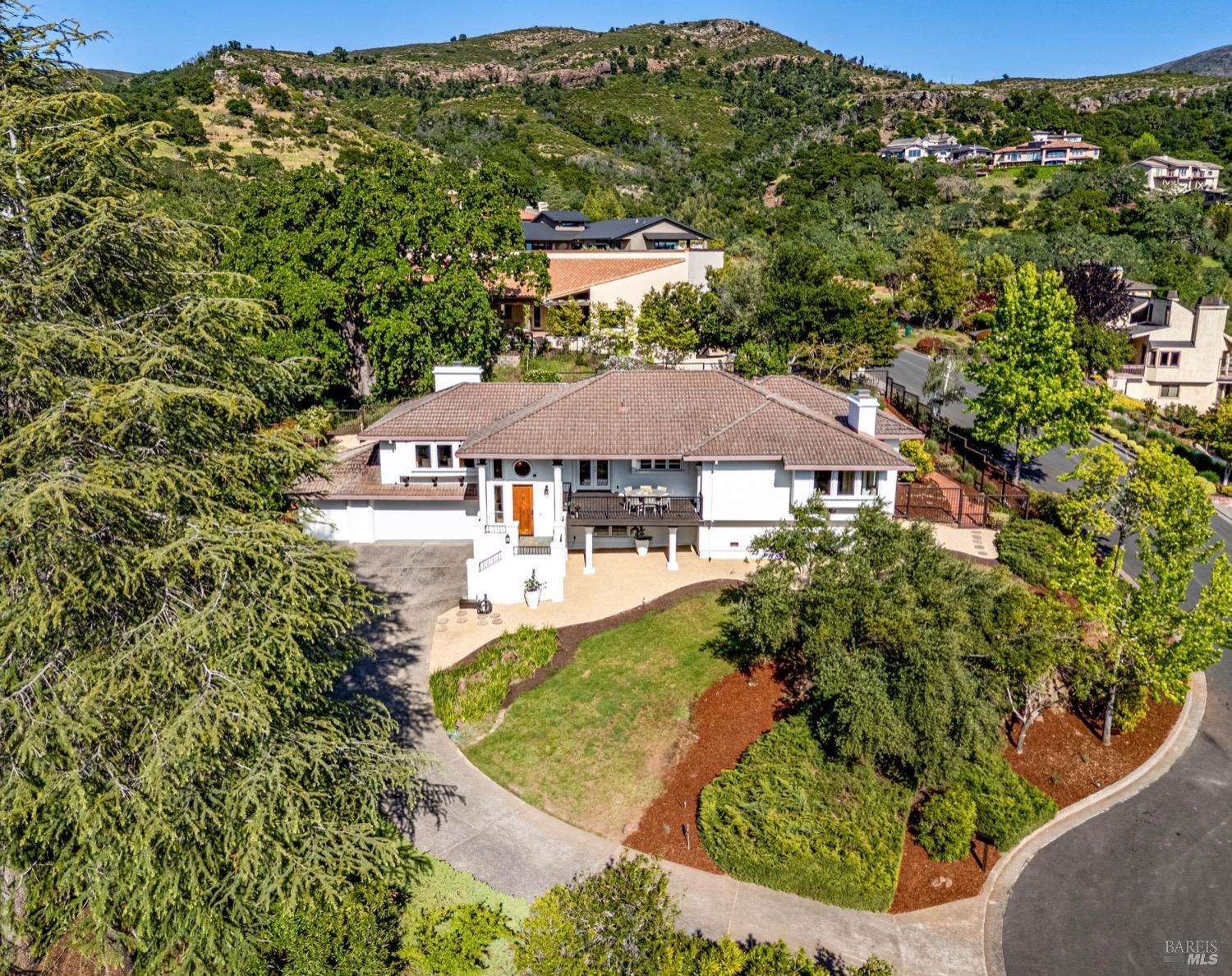 Detail Gallery Image 4 of 67 For 14 Maui Way, Napa,  CA 94558 - 4 Beds | 3 Baths