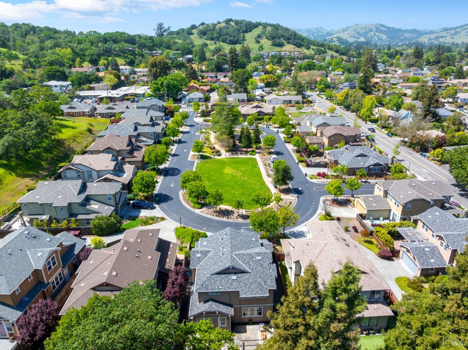 Detail Gallery Image 69 of 73 For 34 Canyon Green Loop, Novato,  CA 94947 - 4 Beds | 3 Baths