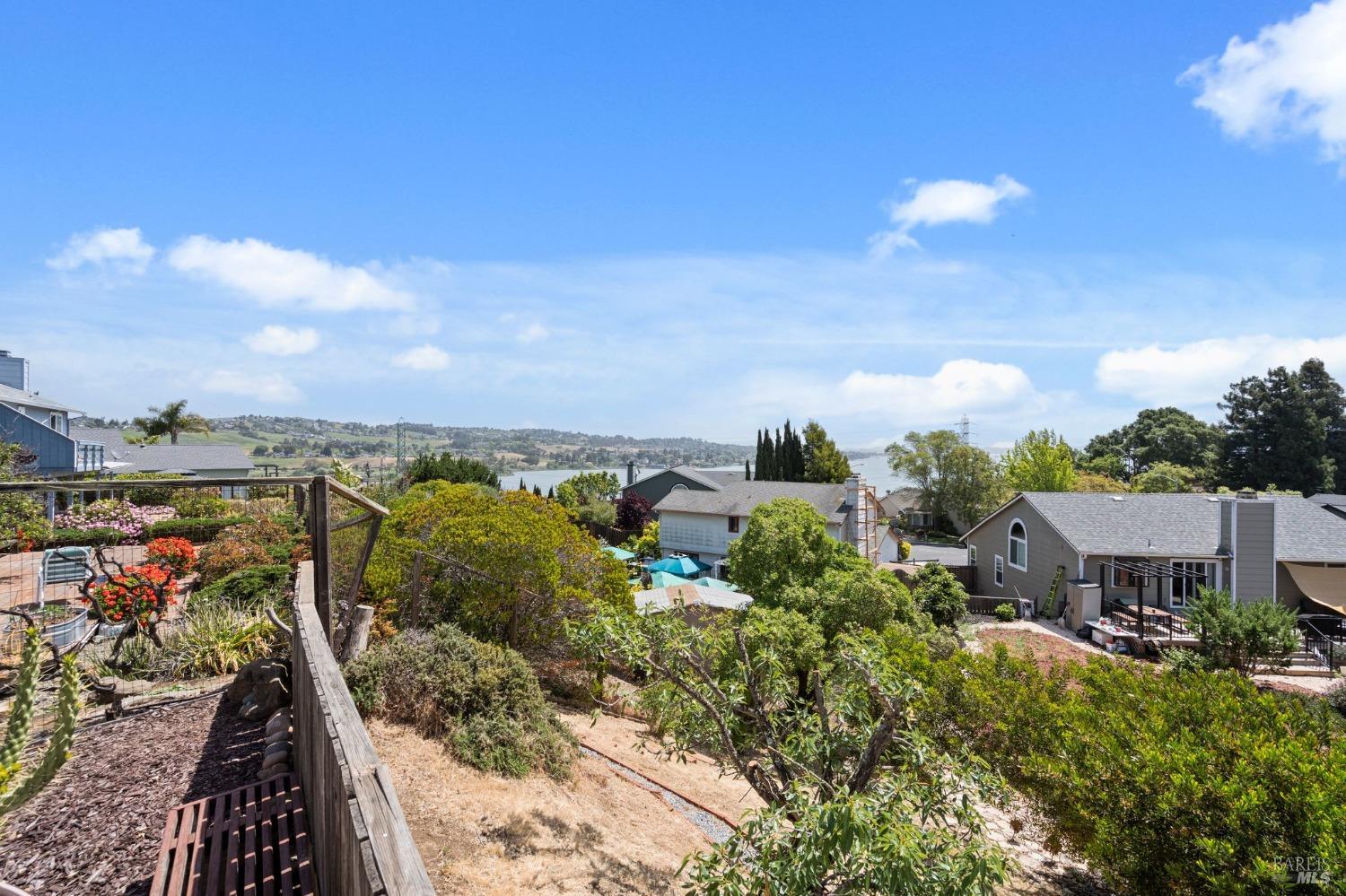 Detail Gallery Image 30 of 33 For 113 Pirates Cv, Vallejo,  CA 94591 - 3 Beds | 2 Baths
