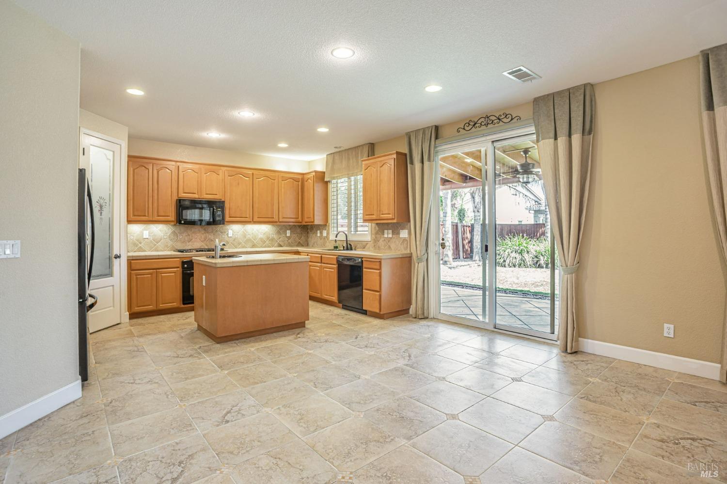 Detail Gallery Image 18 of 46 For 325 Turnbridge St, Vacaville,  CA 95687 - 3 Beds | 2/1 Baths