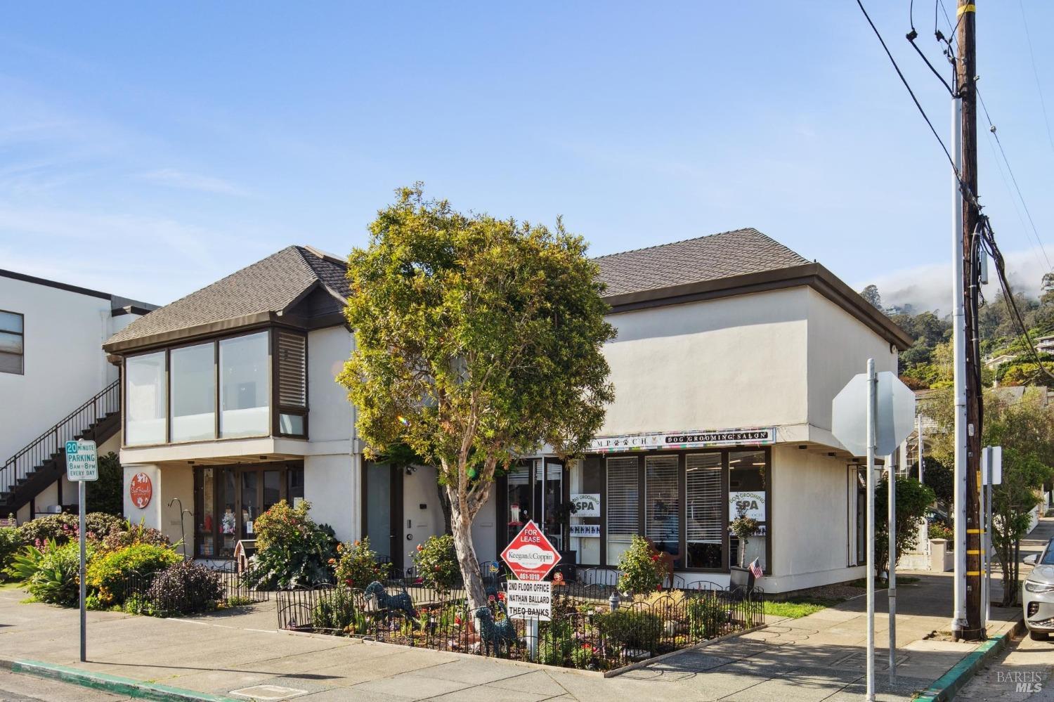 Detail Gallery Image 3 of 33 For 219 Caledonia St, Sausalito,  CA 94965 - – Beds | – Baths