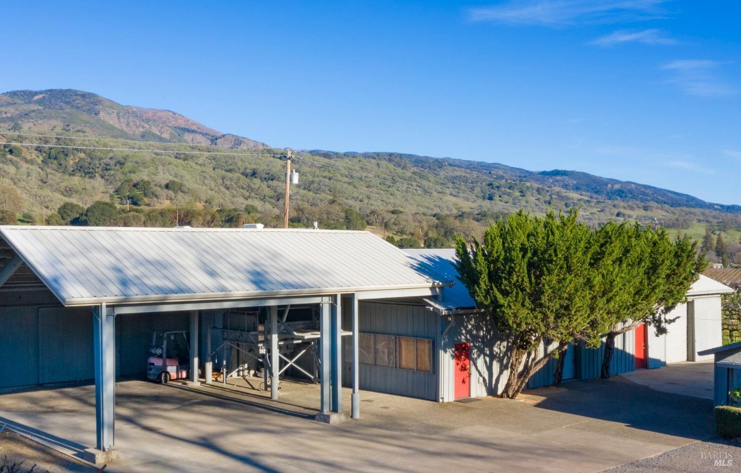 Detail Gallery Image 30 of 53 For 6201 Old River Rd, Ukiah,  CA 95482 - 4 Beds | 2 Baths
