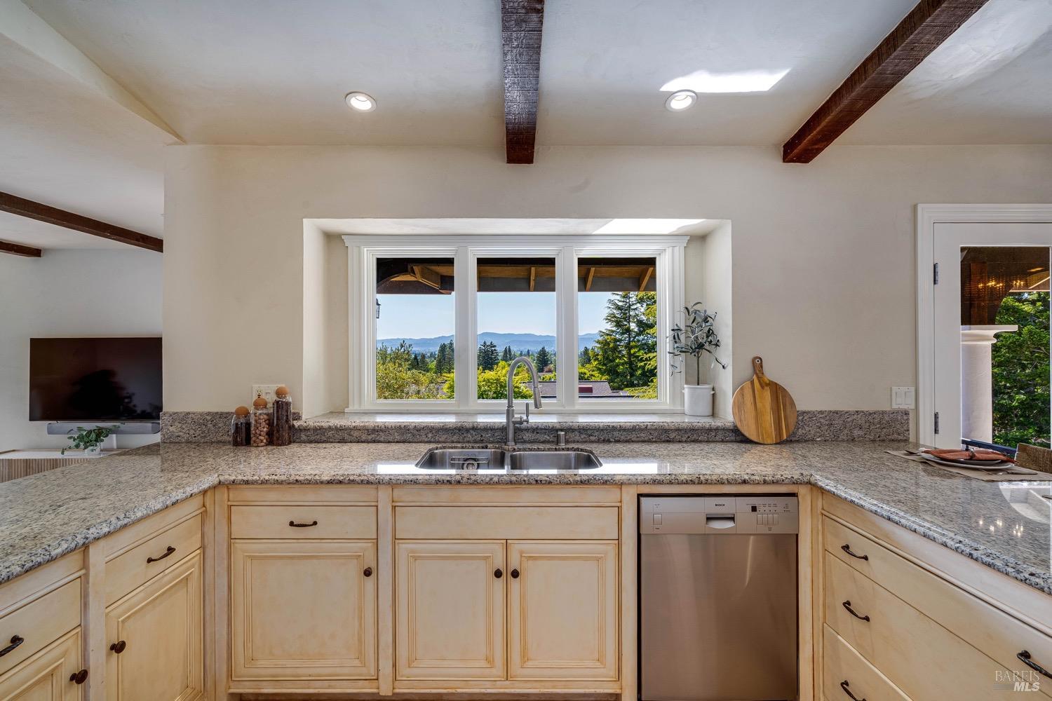Detail Gallery Image 17 of 67 For 14 Maui Way, Napa,  CA 94558 - 4 Beds | 3 Baths