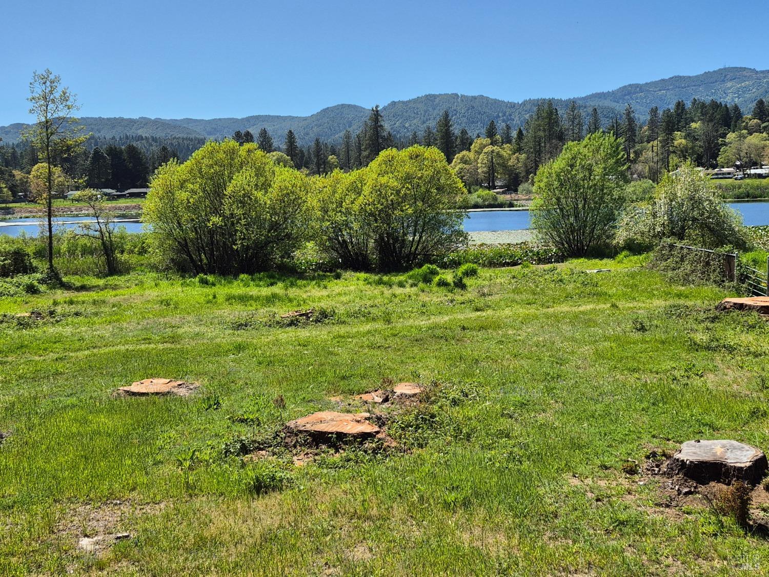 Detail Gallery Image 39 of 40 For 1431 Lakeside Dr, Laytonville,  CA 95454 - 3 Beds | 2 Baths