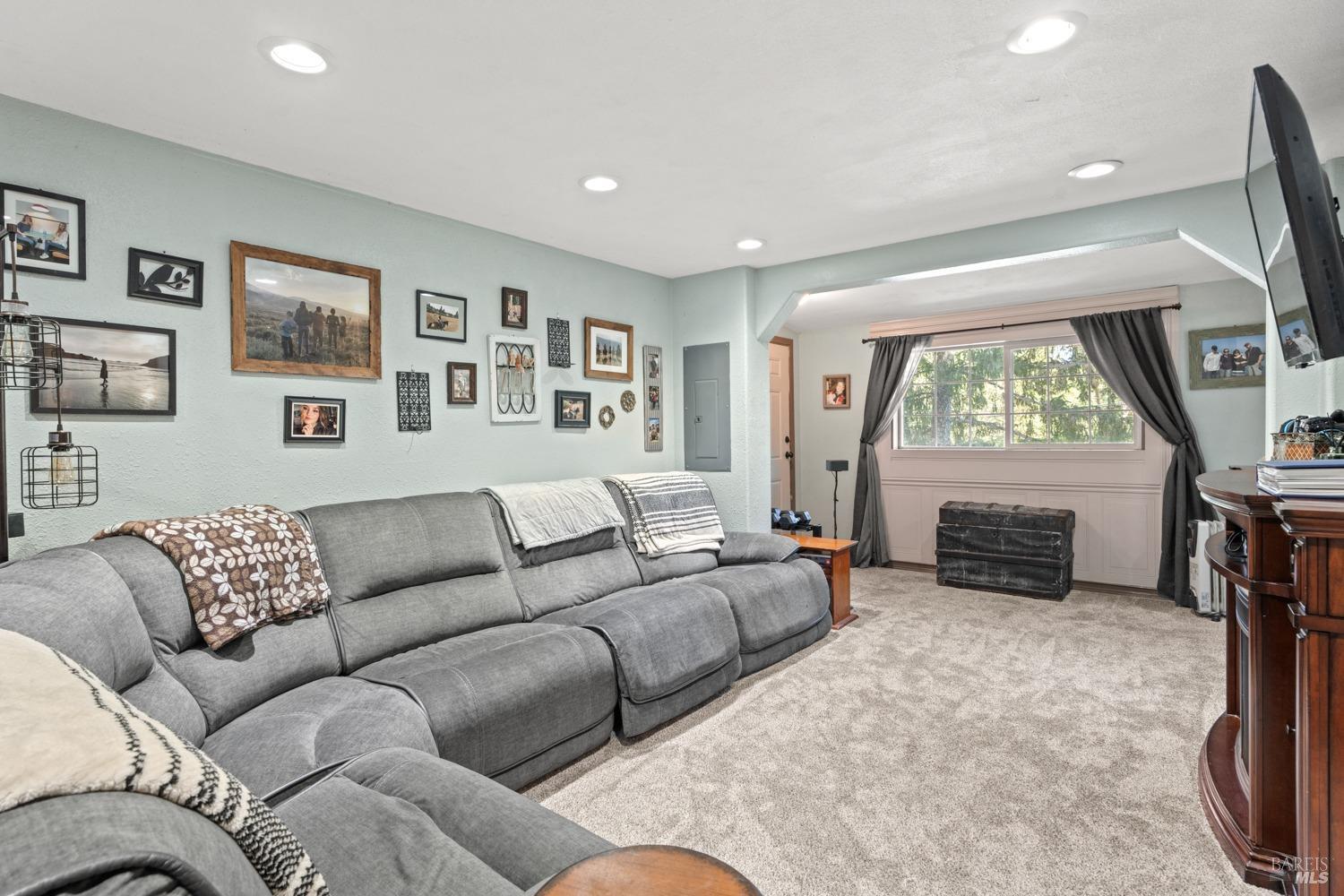 Detail Gallery Image 22 of 24 For 2006 Lupine Dr, Willits,  CA 95490 - 3 Beds | 1/1 Baths