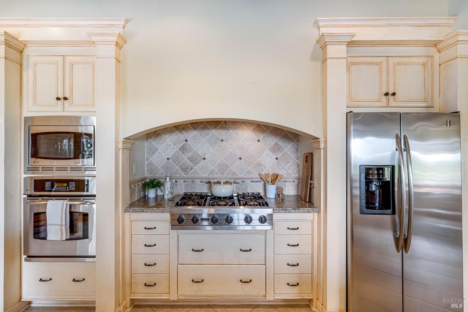 Detail Gallery Image 20 of 67 For 14 Maui Way, Napa,  CA 94558 - 4 Beds | 3 Baths
