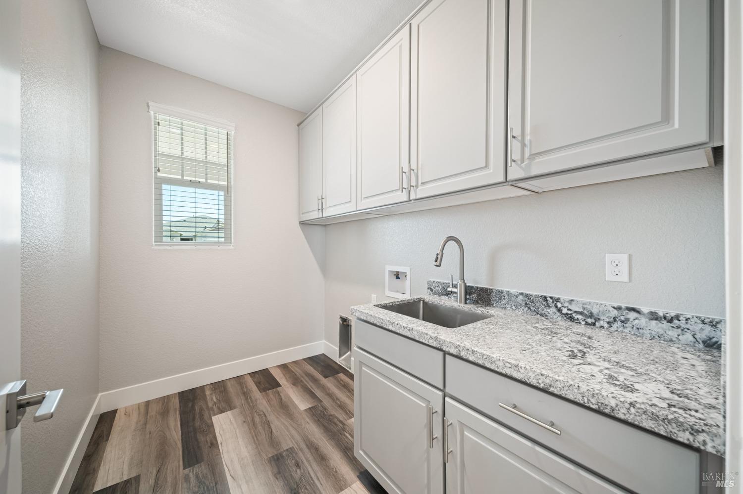 Detail Gallery Image 13 of 21 For 2220 Rustic Oak Ln, Rio Vista,  CA 94571 - 2 Beds | 2 Baths