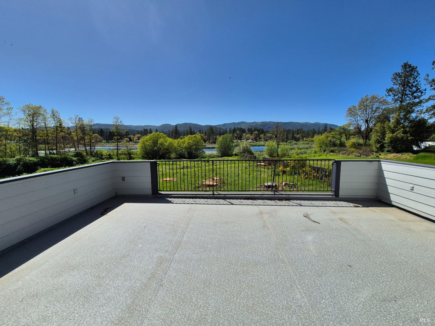 Detail Gallery Image 36 of 40 For 1431 Lakeside Dr, Laytonville,  CA 95454 - 3 Beds | 2 Baths